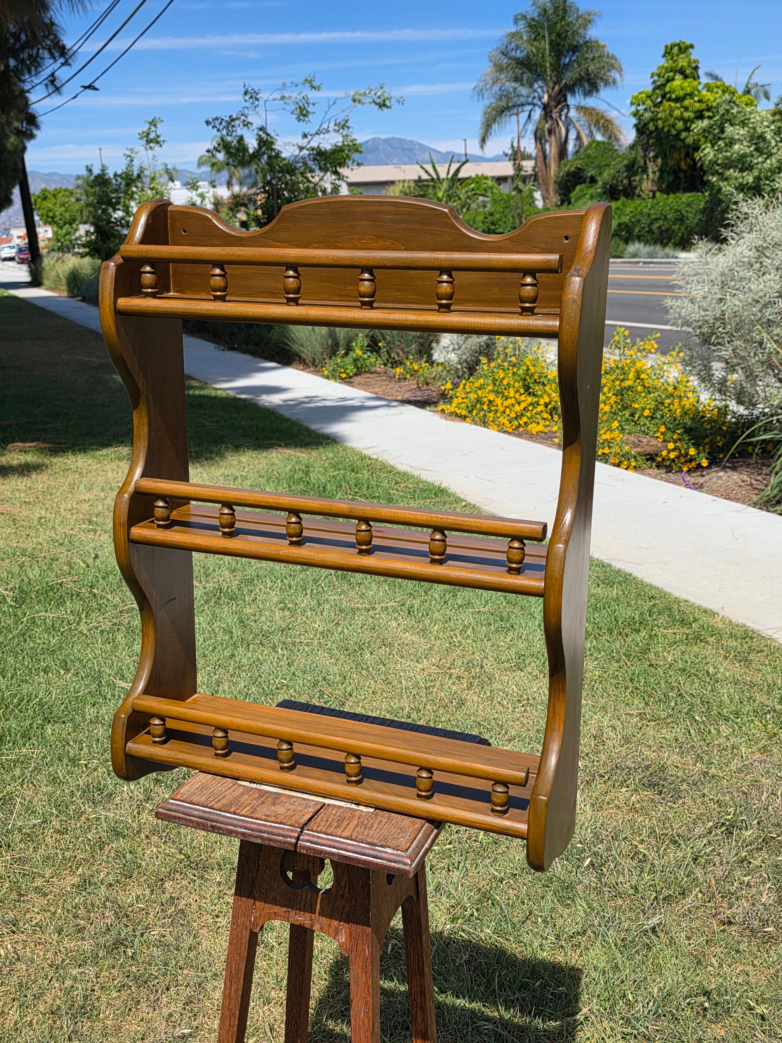 Vintage Wooden Plate Knick Knack 3 Shelf Hanging Wall Unit Turned Spindles