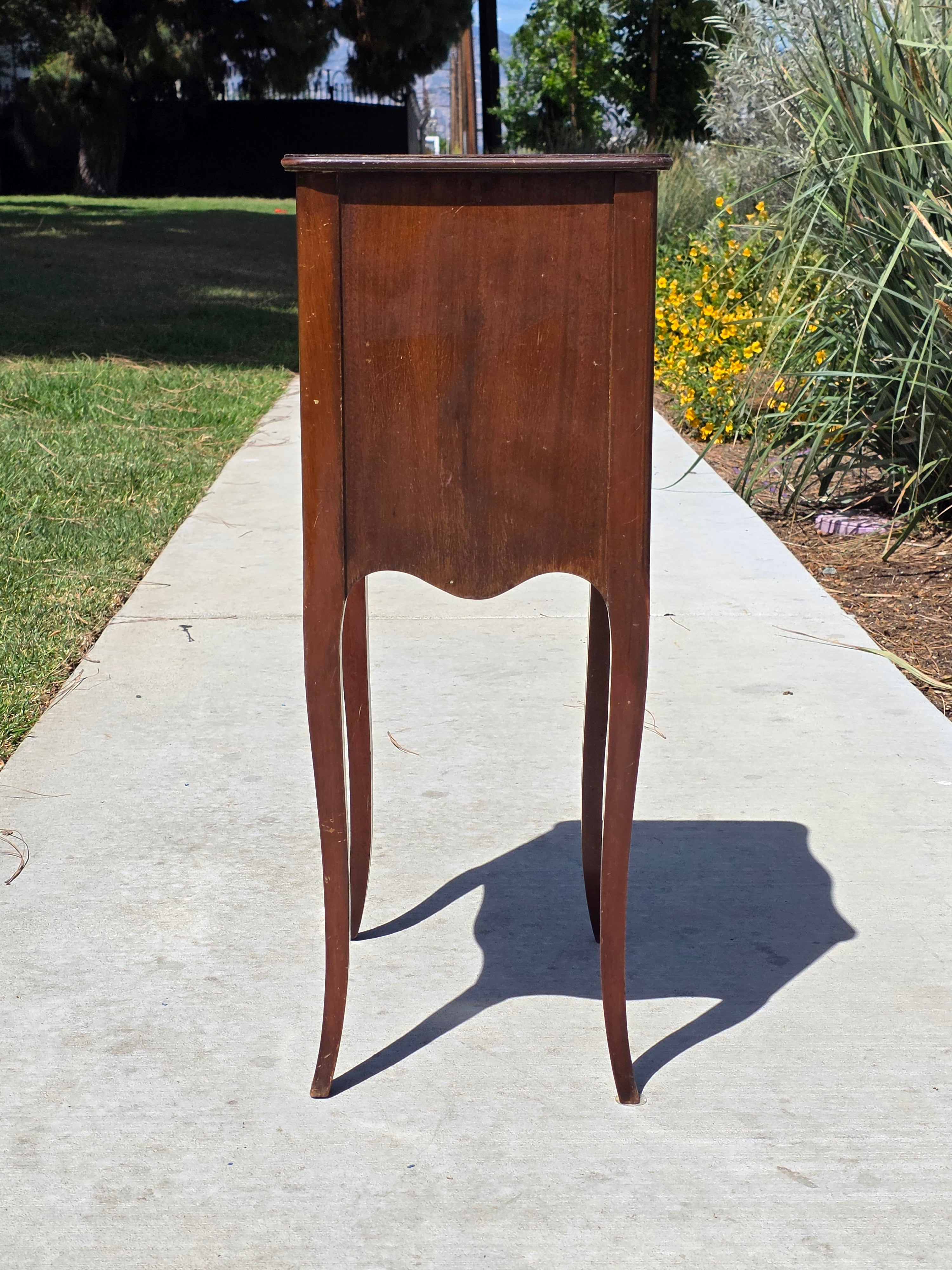 Vintage Ferguson Bros Wood Nightstand Side Table Drawer Bow Front Brown 28.5" H