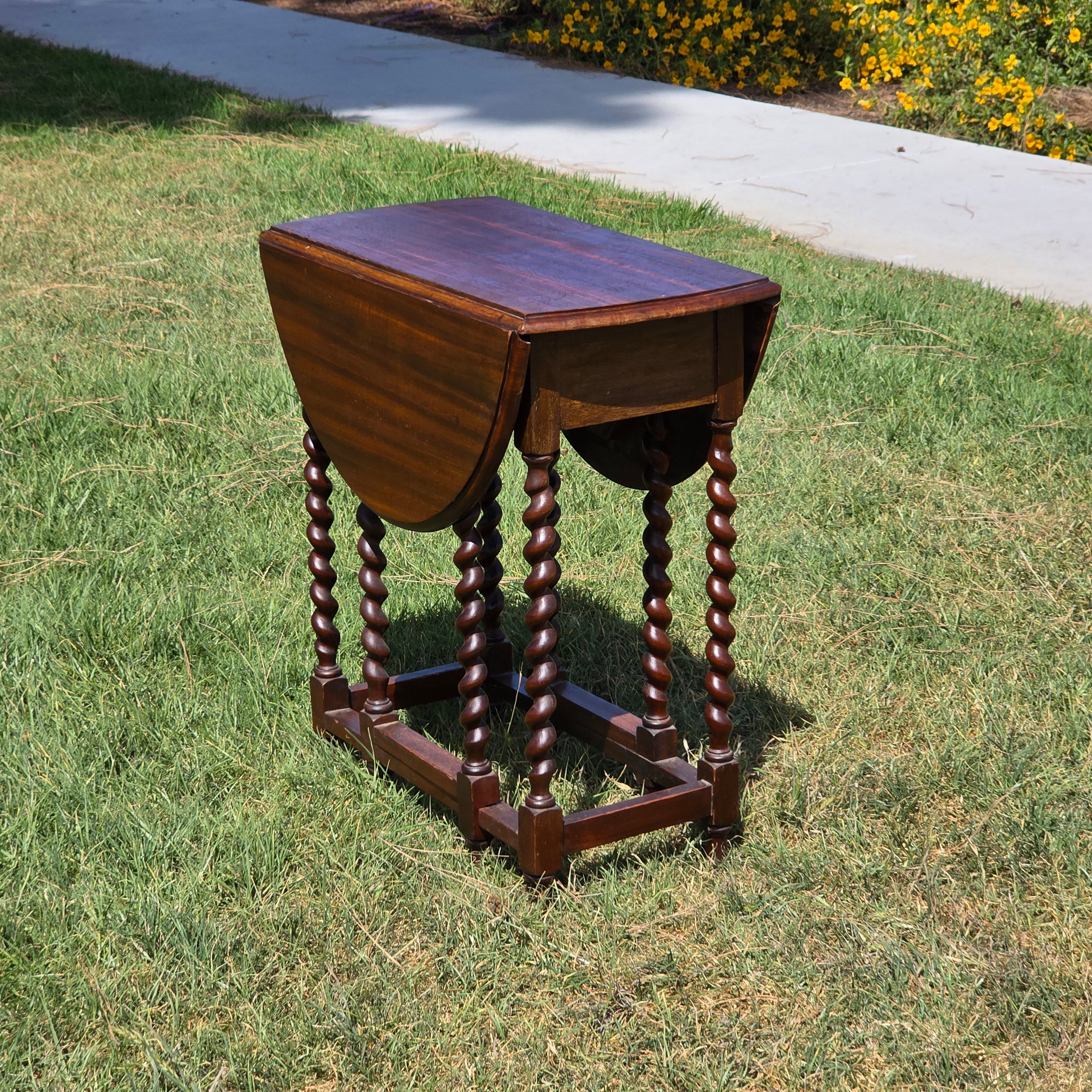 Vintage Barley Twist Gateleg Table Small Drop Leaf Oval Oak Side Accent Table