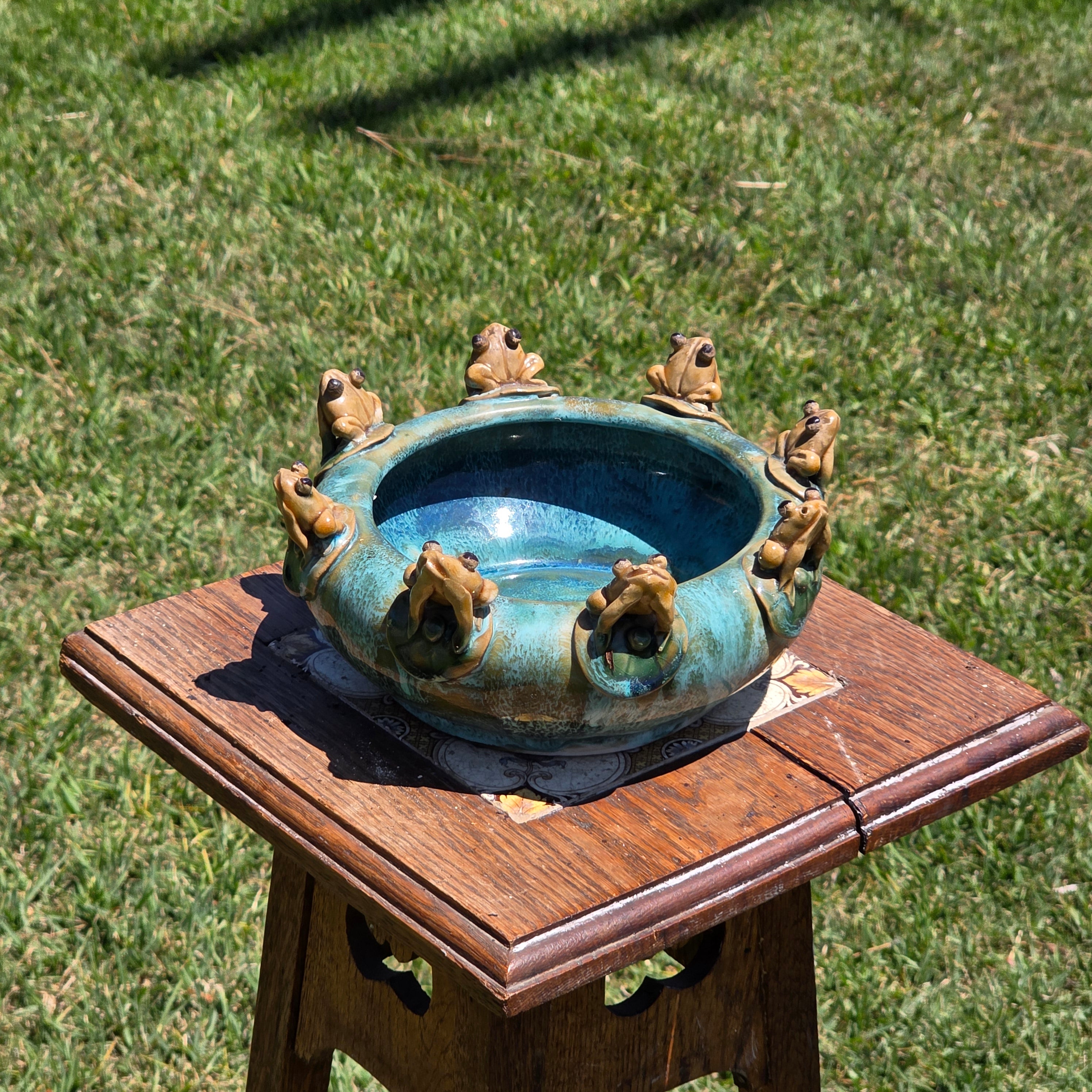 Rare Outward Facing 8 Frogs Vintage Studio Pottery Bowl Majolica Style Turquoise