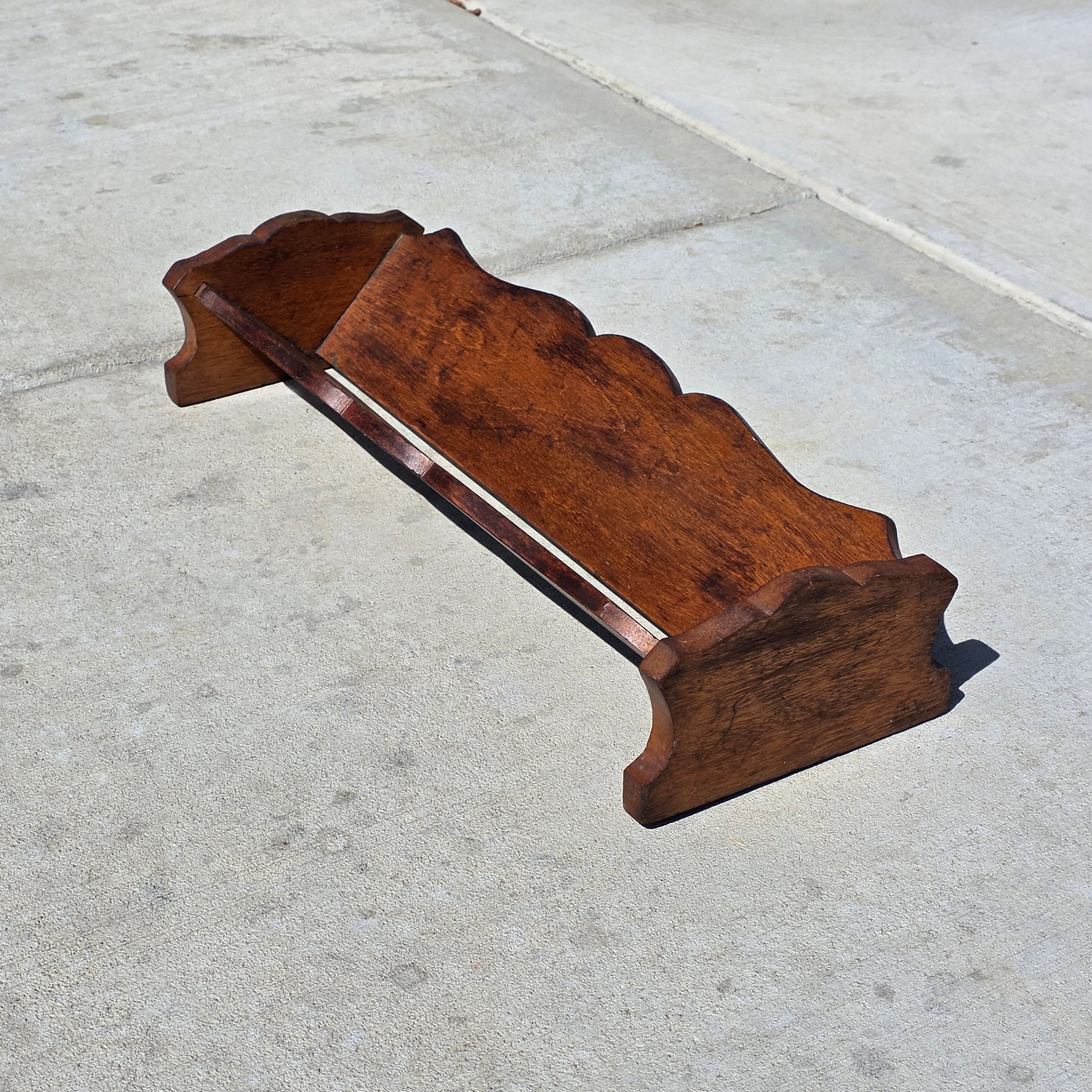 Vintage Oak Tabletop Book Rack Shelf Trough Scalloped Edges 22.5" Mission Style