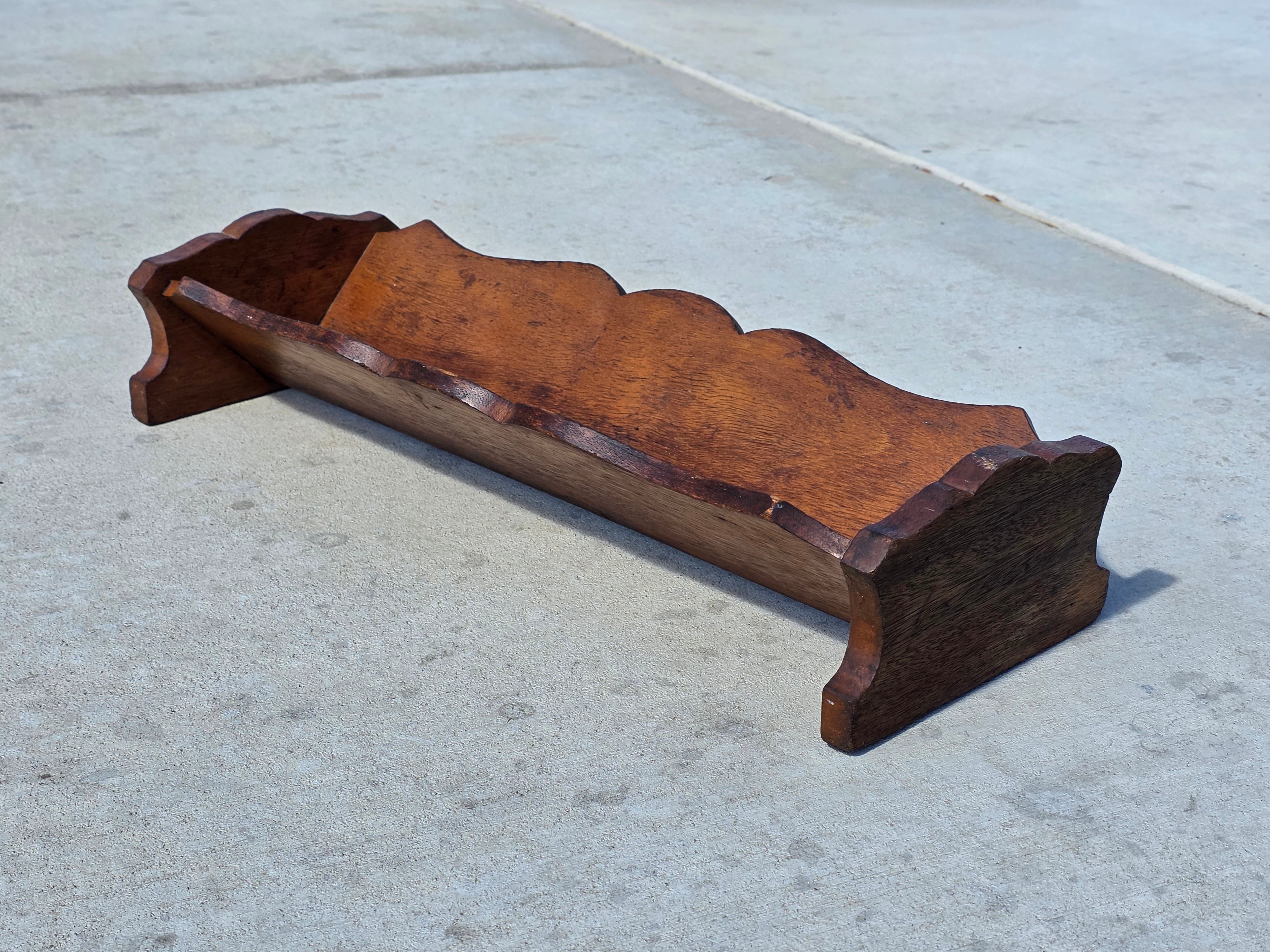 Vintage Oak Tabletop Book Rack Shelf Trough Scalloped Edges 22.5" Mission Style