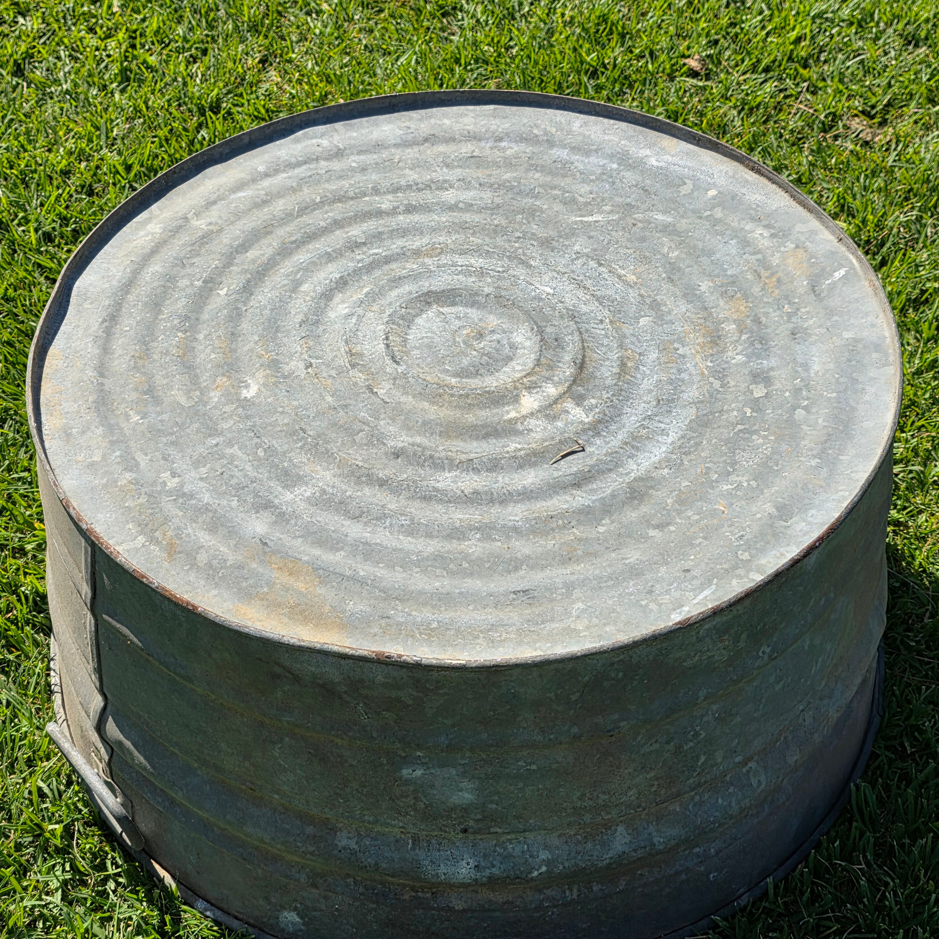 Vintage Large Galvanized Metal Wash Tub 24" Round Planter Rustic Garden Ice Buck