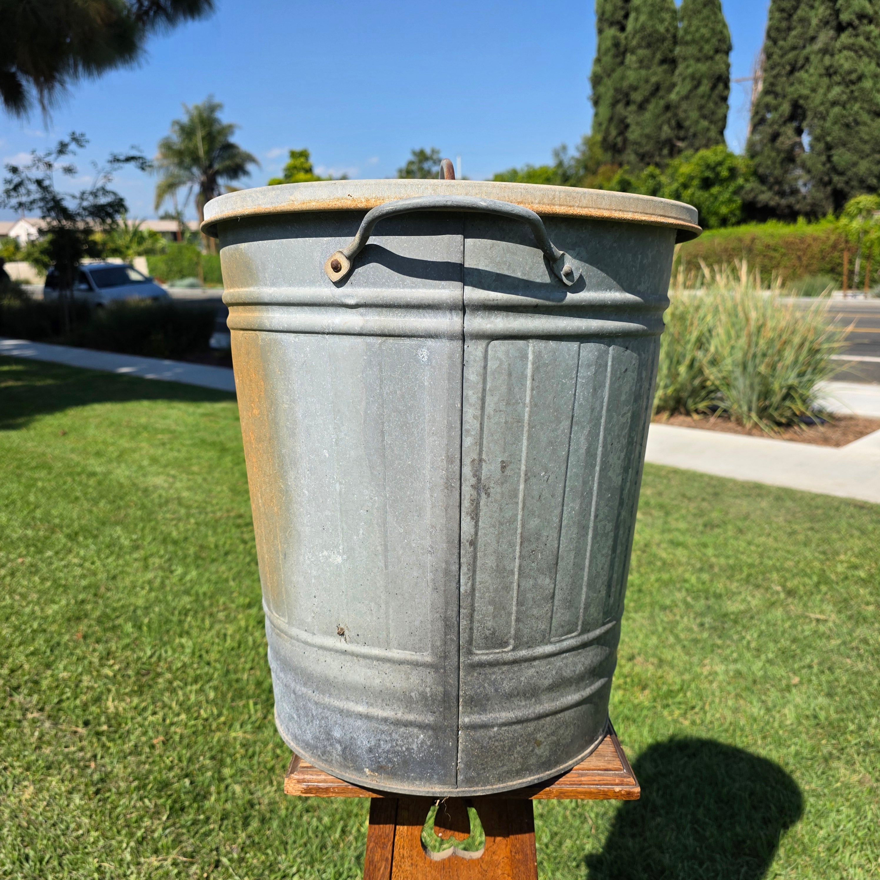 Vintage Galvanized Steel Ash Can with Lid 10 Gallon Rustic Fireplace Wood Storage