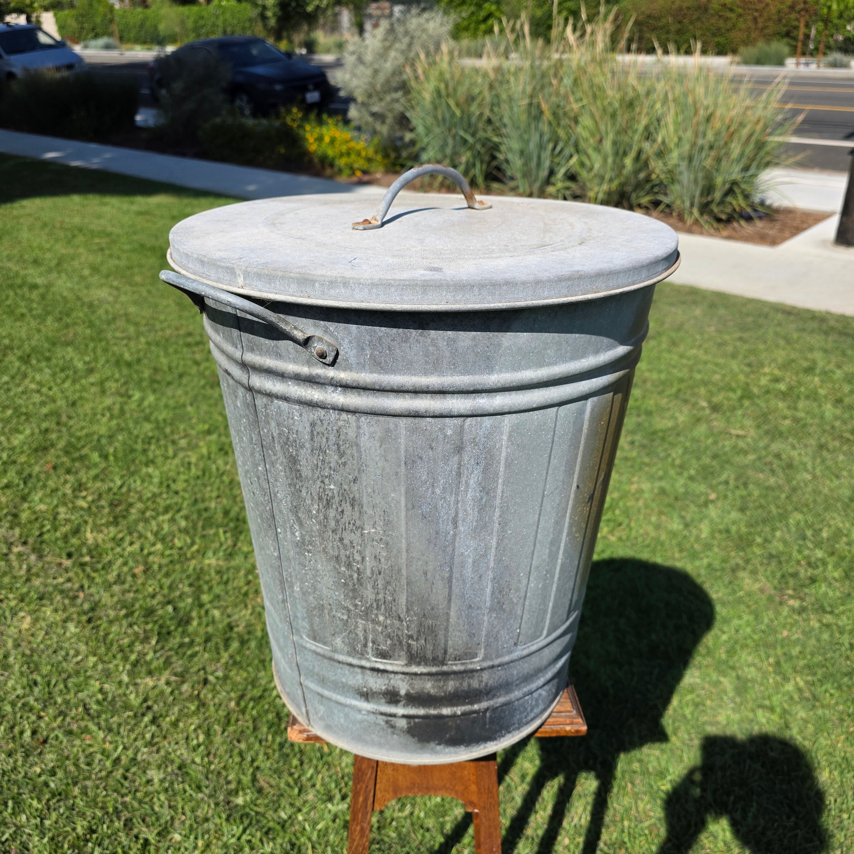Vintage Galvanized Steel Ash Can with Lid 10 Gallon Rustic Fireplace Wood Storage