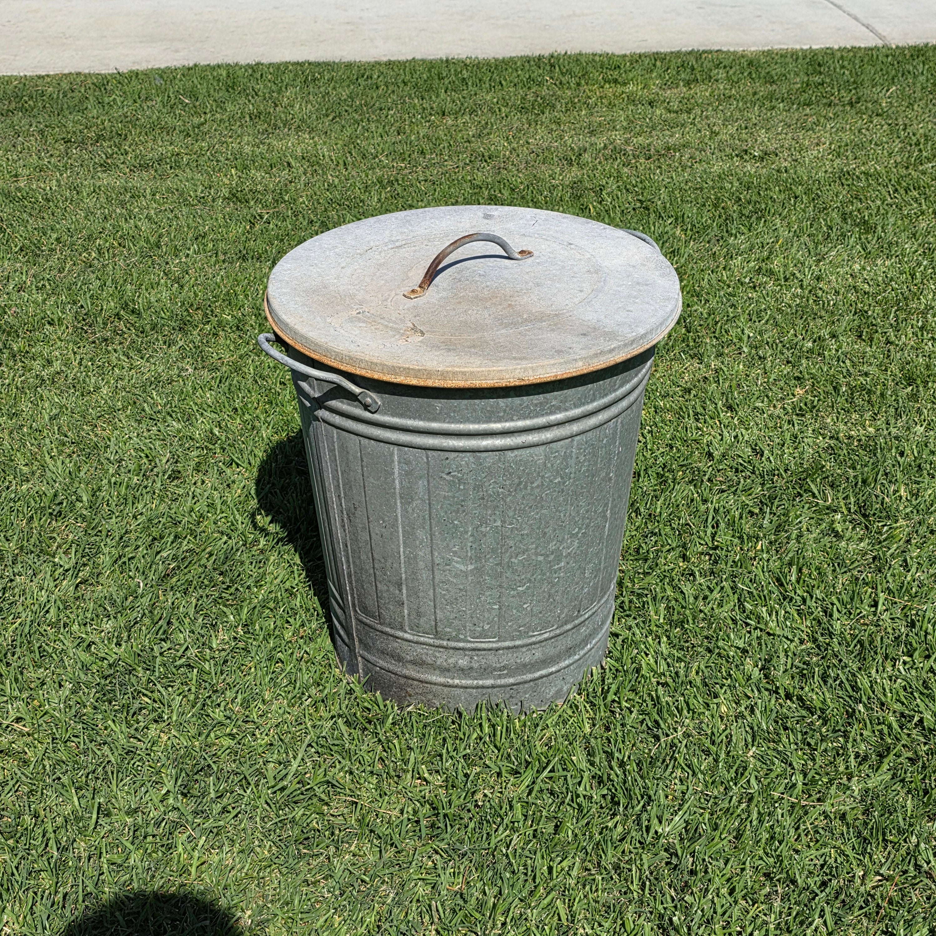 Vintage Galvanized Steel Ash Can with Lid 10 Gallon Rustic Fireplace Wood Storage