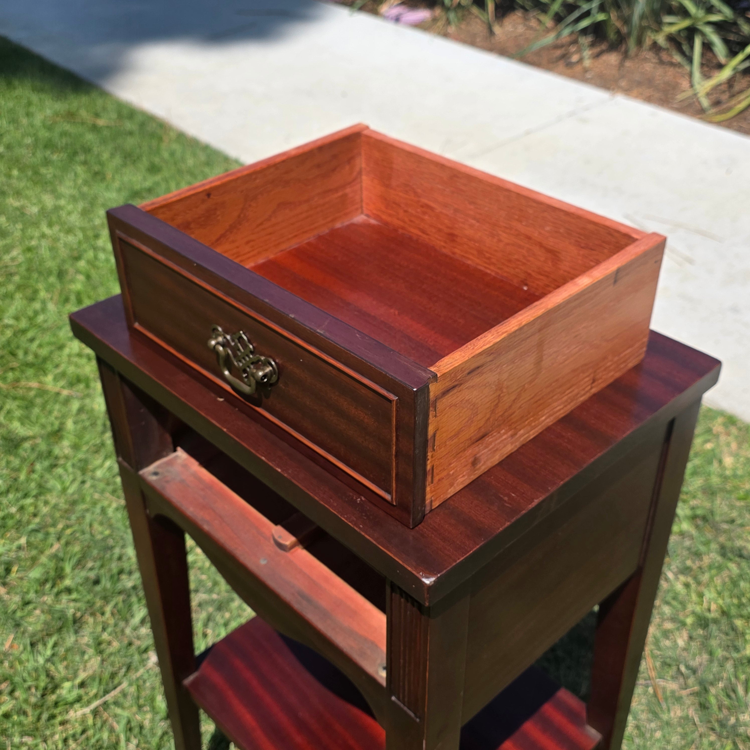Antique Federal Style Mahogany Side Table Nightstand Tapered Legs Drawer 29"H