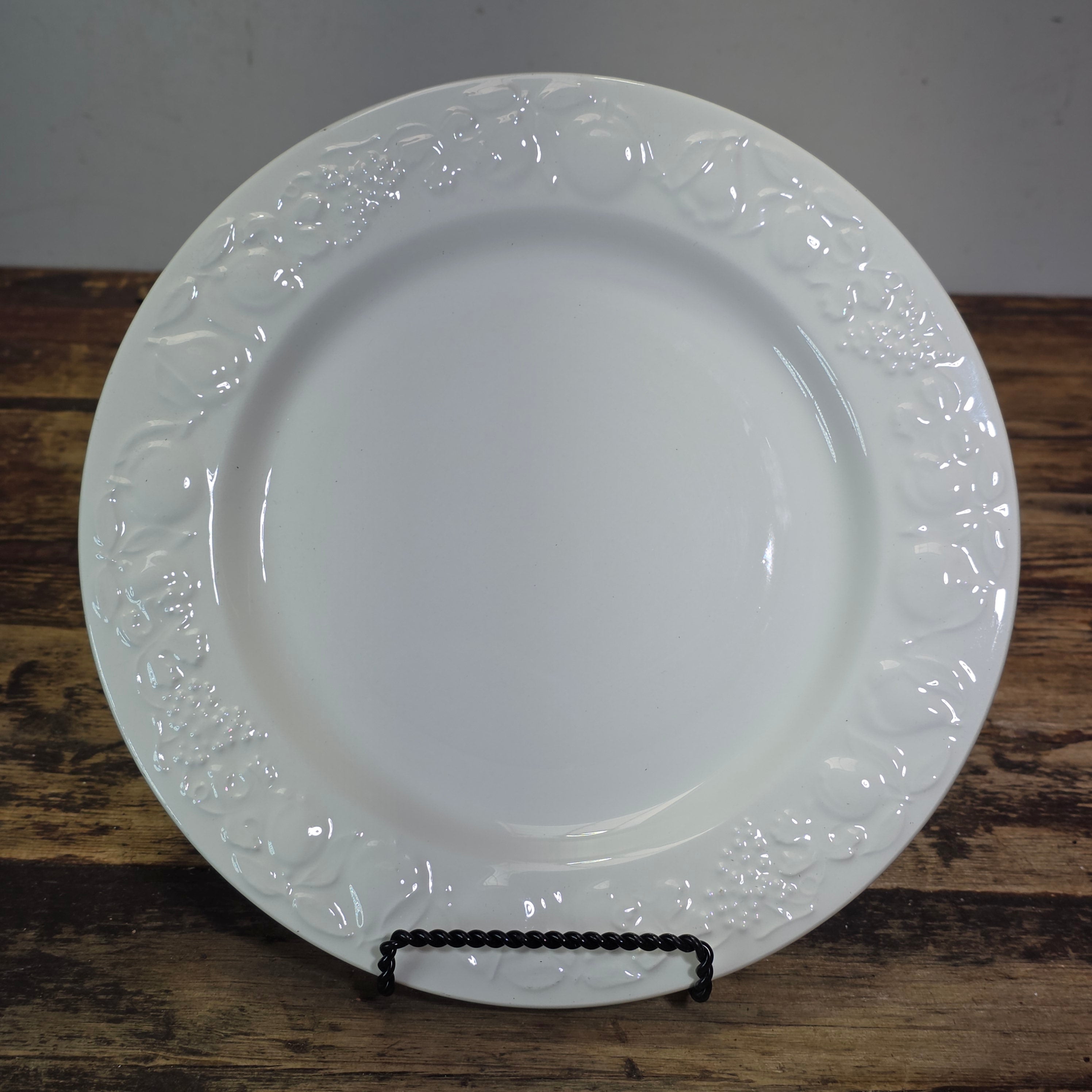 Vintage Franco Giorgi Quadrifoglio Italy Embossed Fruit Handle Serving Plate