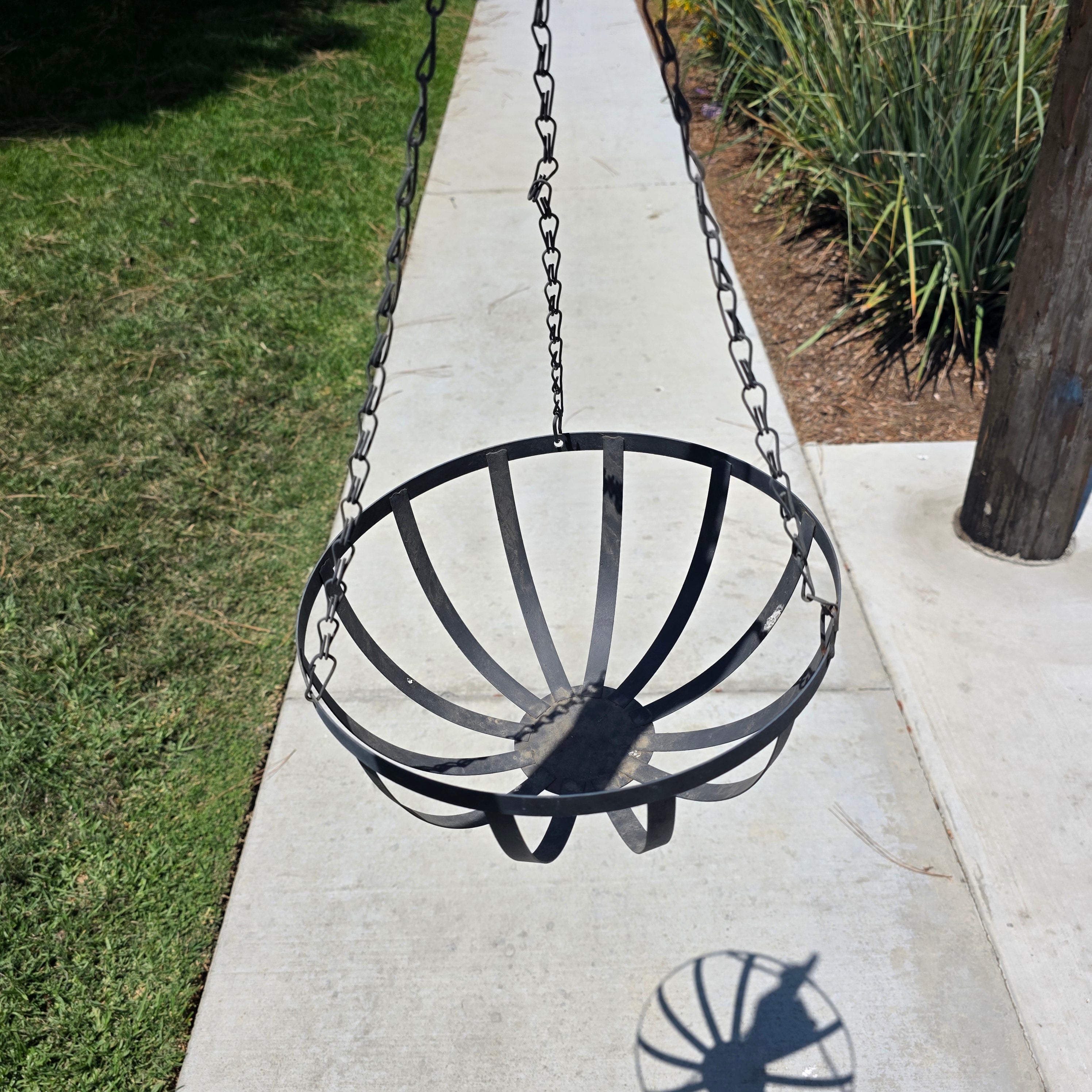 Vintage Iron Hanging Plant Basket Metal Wire Planter Patina Rustic Garden 12"Dia