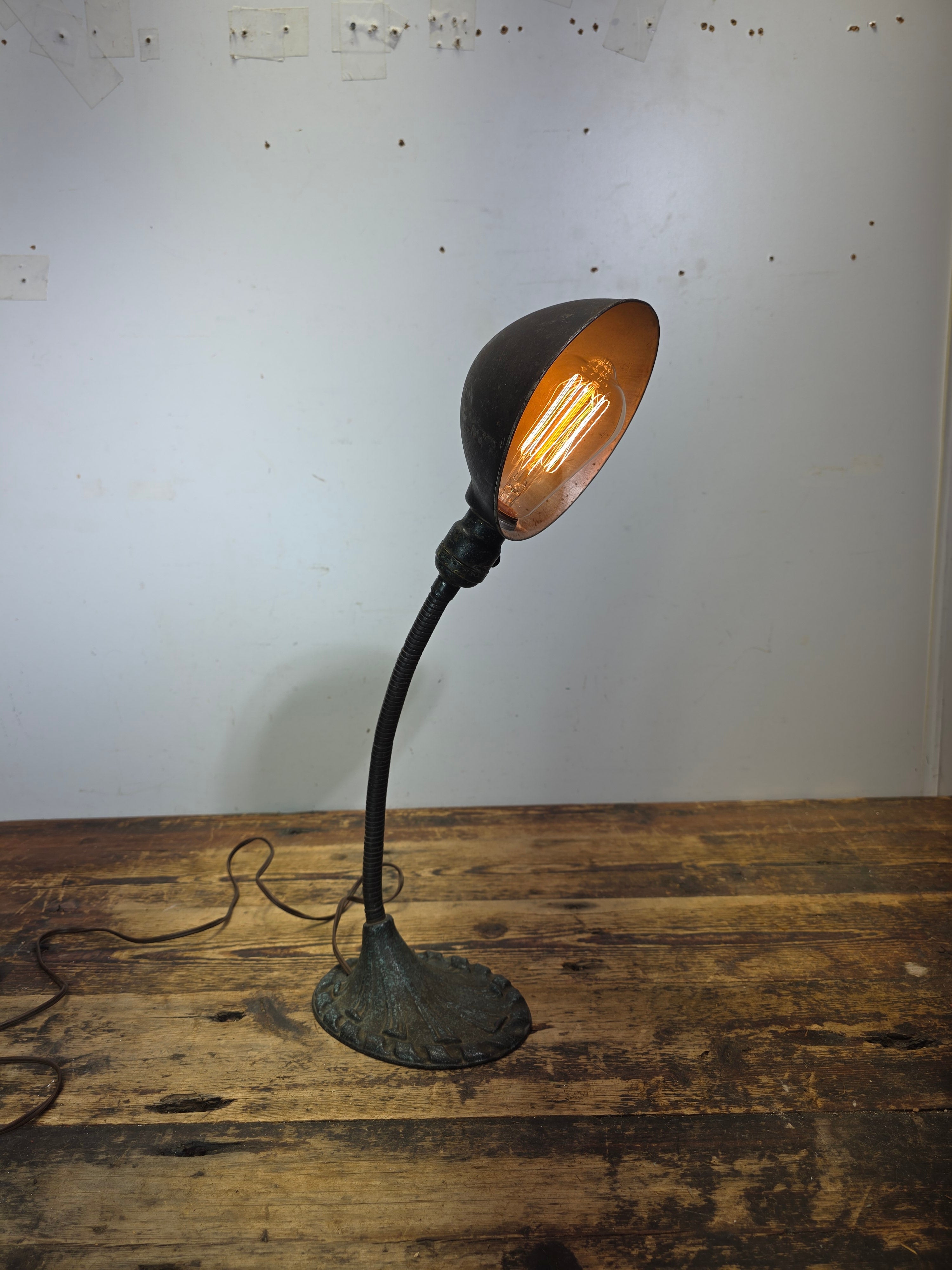 Vintage Aladdin Gooseneck Desk Lamp Cast Iron Art Deco Wall Mount 0523