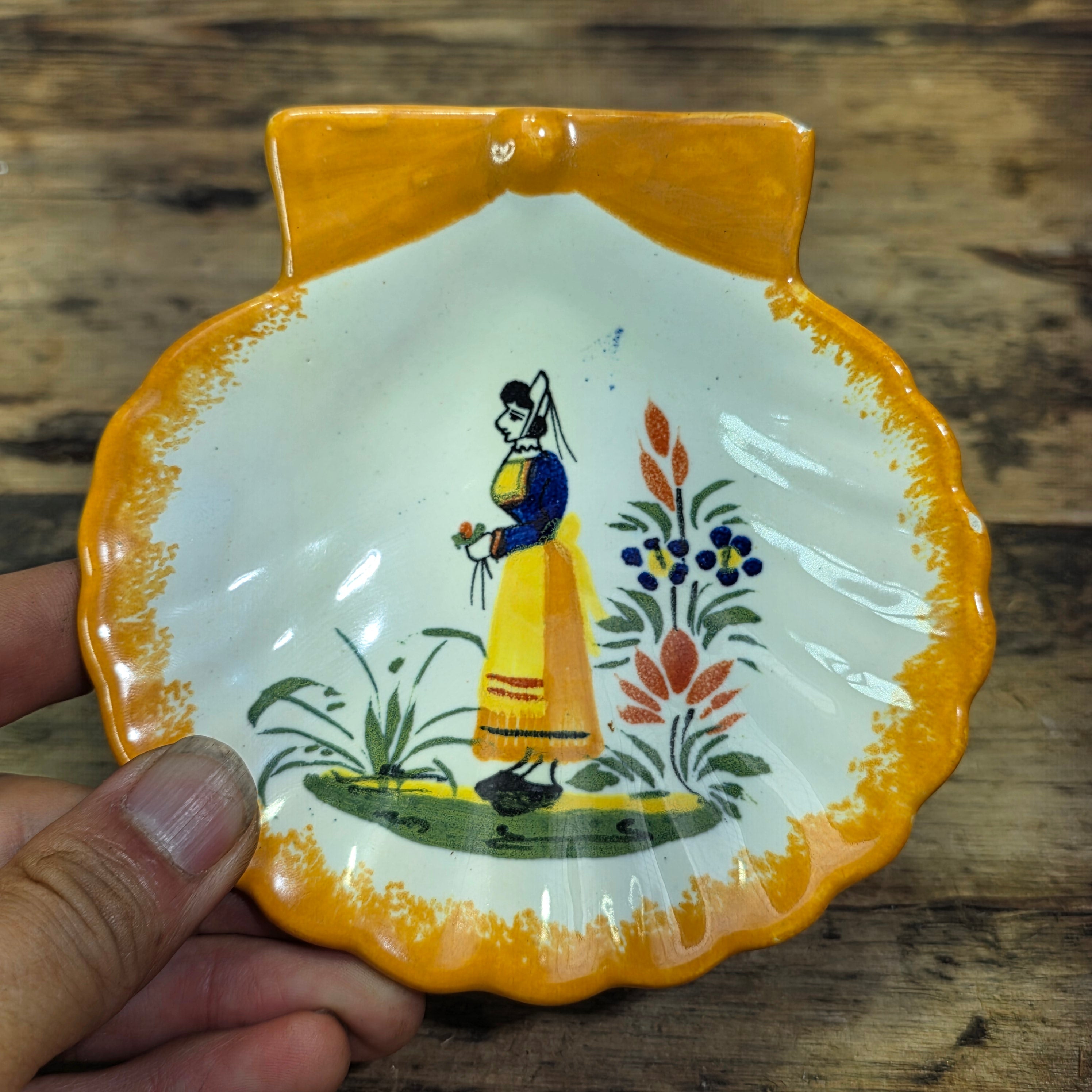 VTG Henriot Quimper Shell Dish Hutzler Baltimore France Faience Yellow Soap Tray