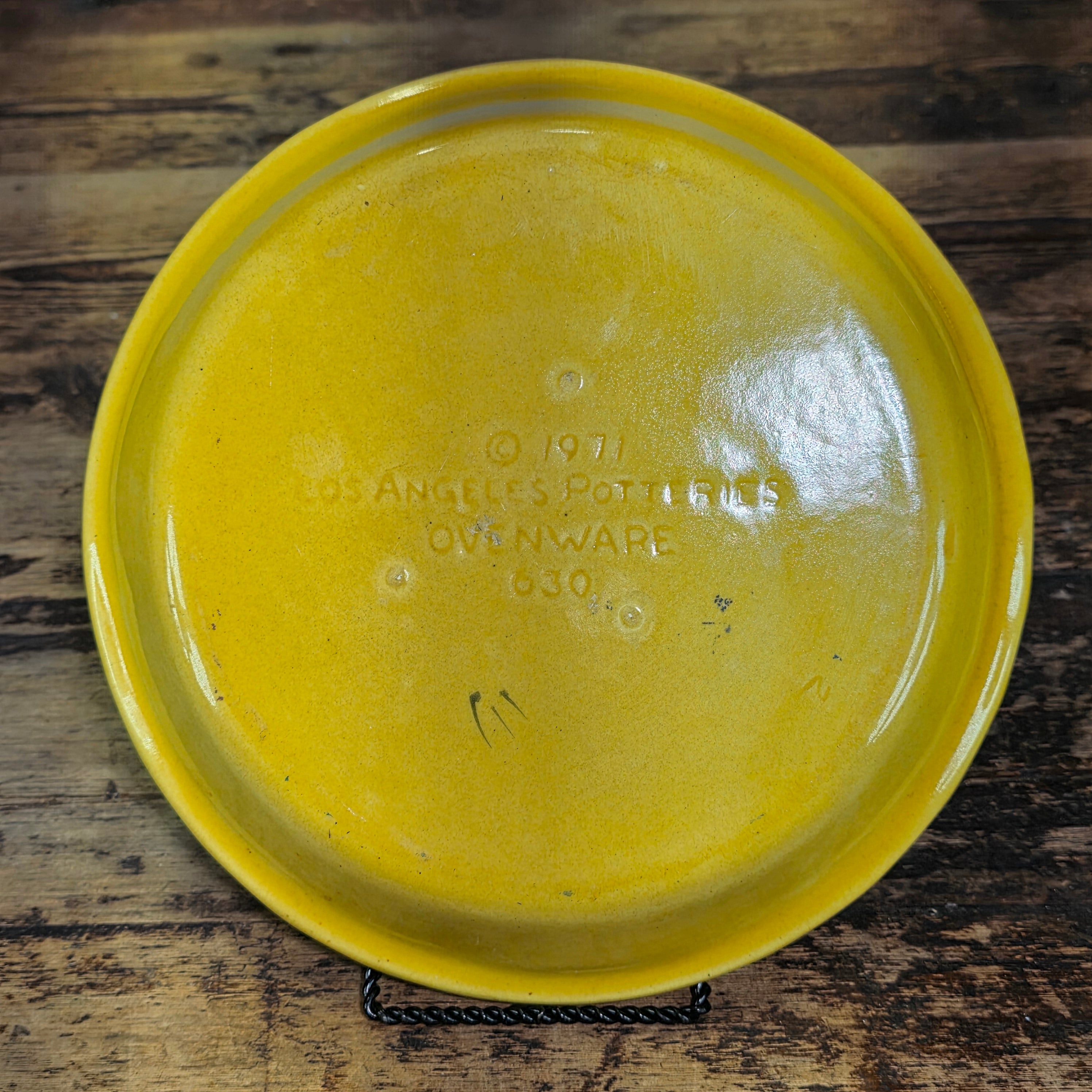 Vintage 1971 Los Angeles Potteries Yellow Pie Dish Peach Fruit Ceramic Pan 630