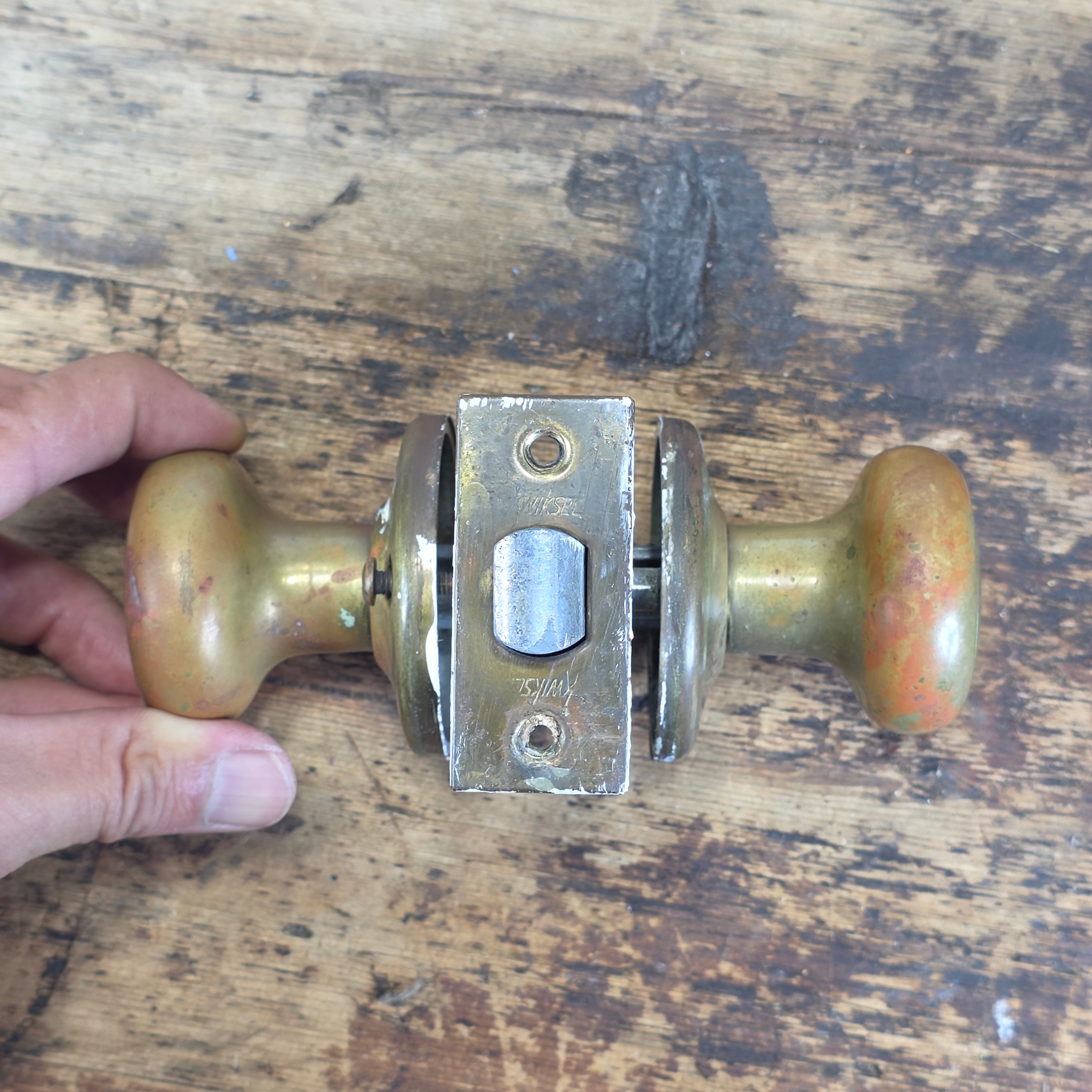 Vintage Kwikset Brass Door Knob Set Latch Hardware Mid-Century MCM Retro 2-3/8”