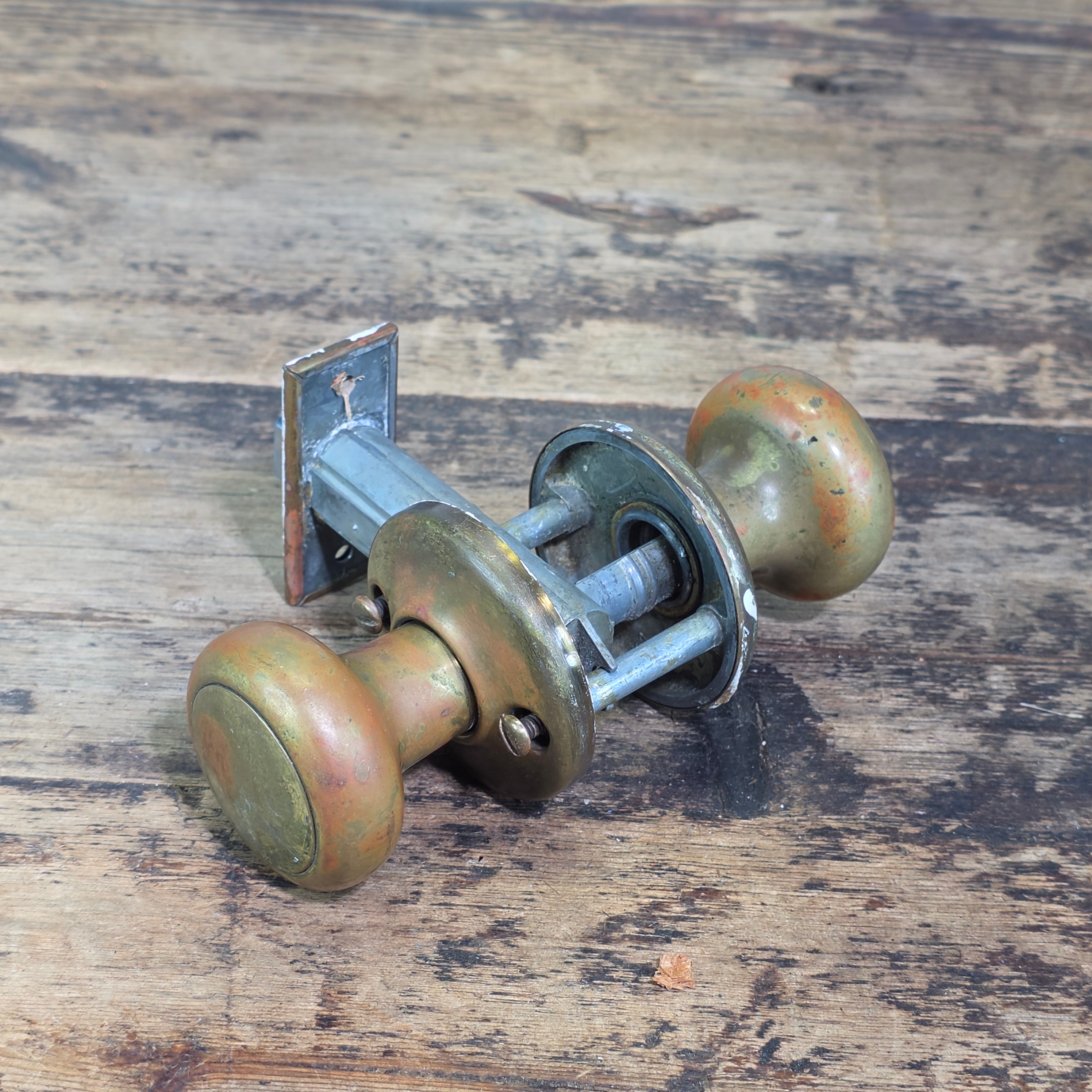 Vintage Kwikset Brass Door Knob Set Latch Hardware Mid-Century MCM Retro 2-3/8”
