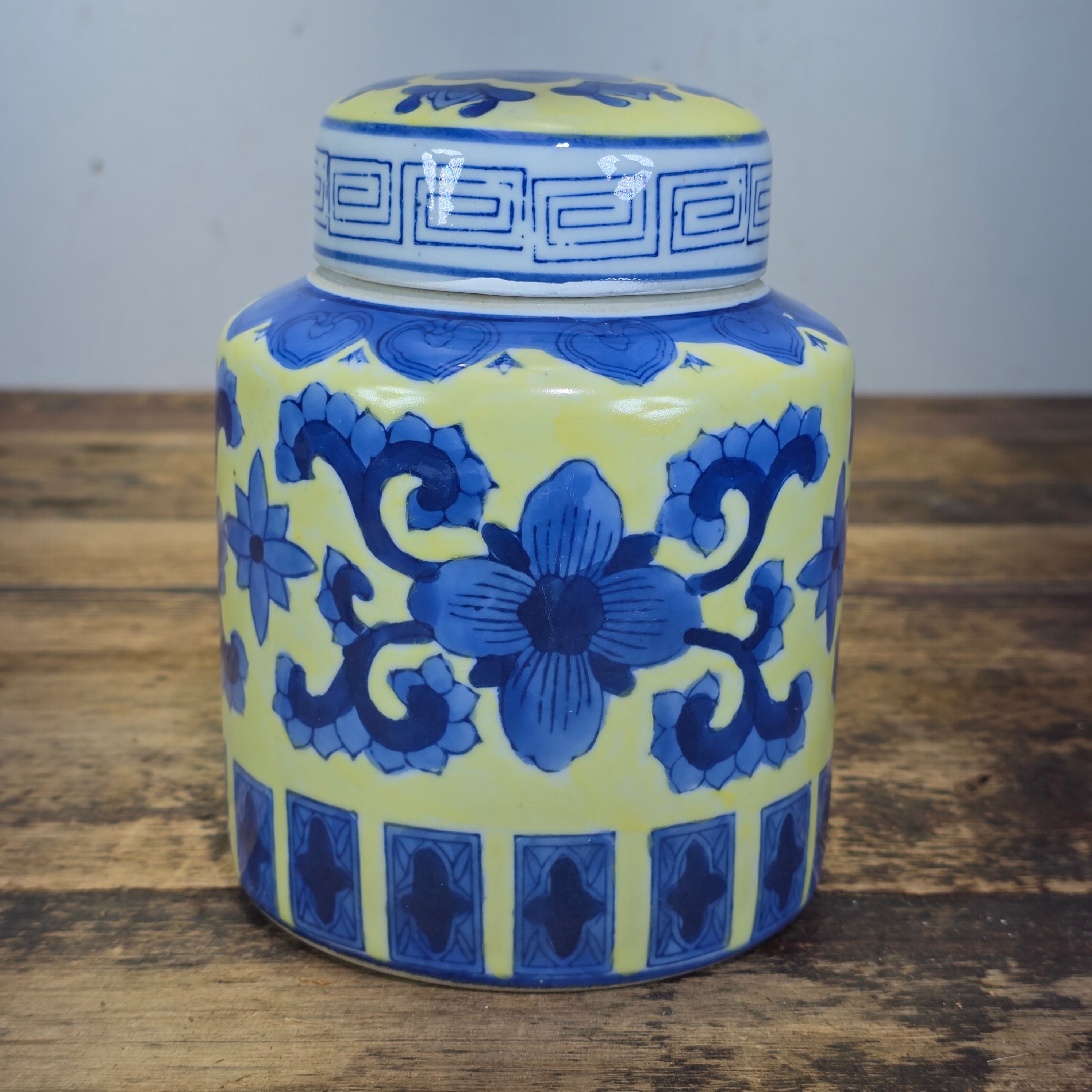 Vintage Ginger Jar Chinoiserie Yellow Cobalt Blue Floral Porcelain Covered Urn 6"