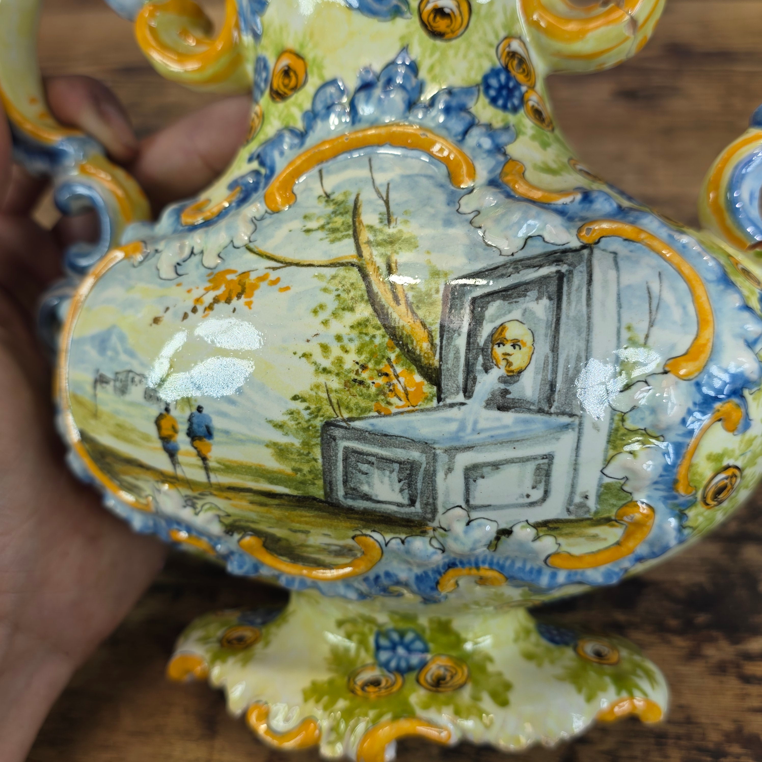 Vintage Italian Majolica Lidded Urn Vase Hand Painted Istoriato Pot Handle M (Damage)