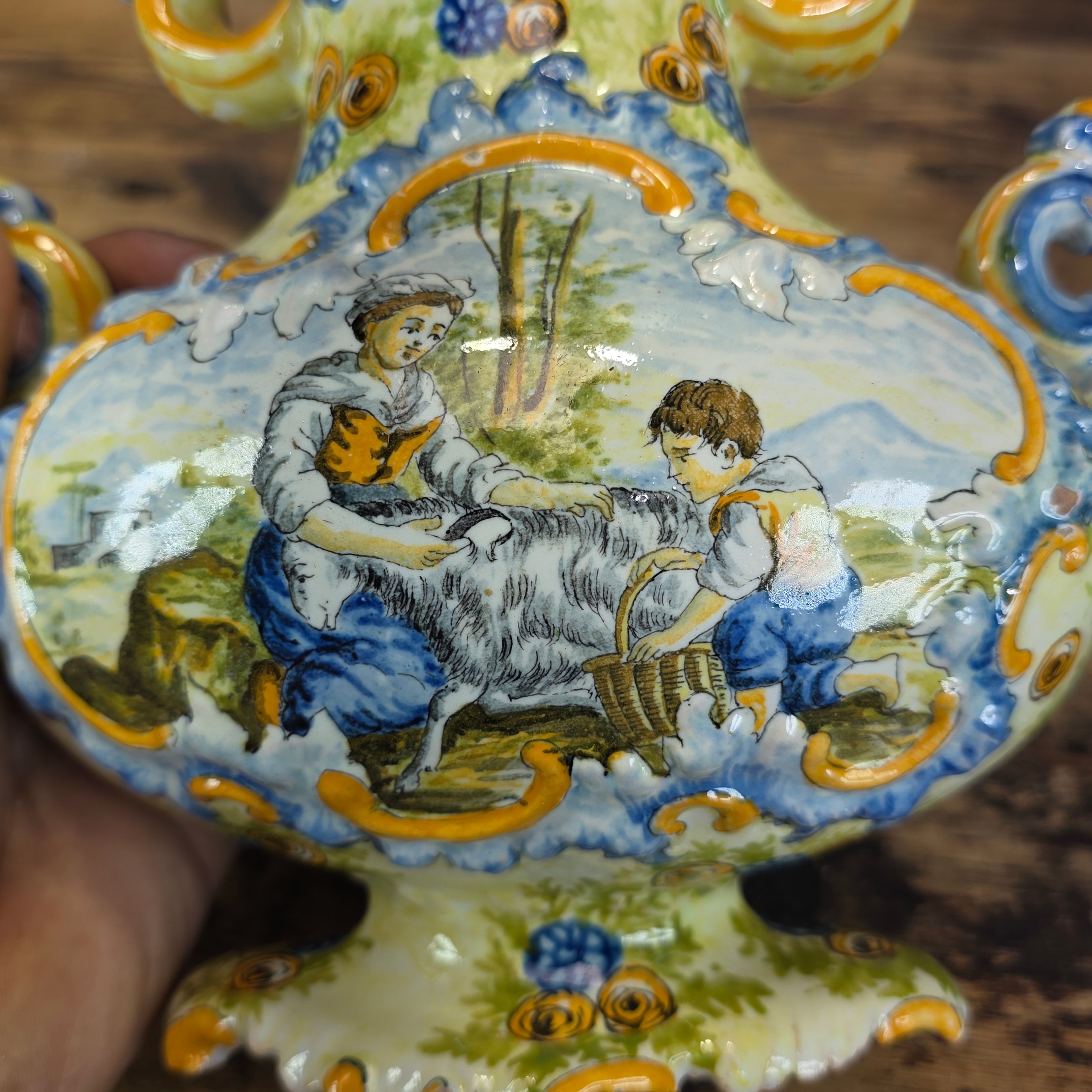Vintage Italian Majolica Lidded Urn Vase Hand Painted Istoriato Pot Handle M (Damage)