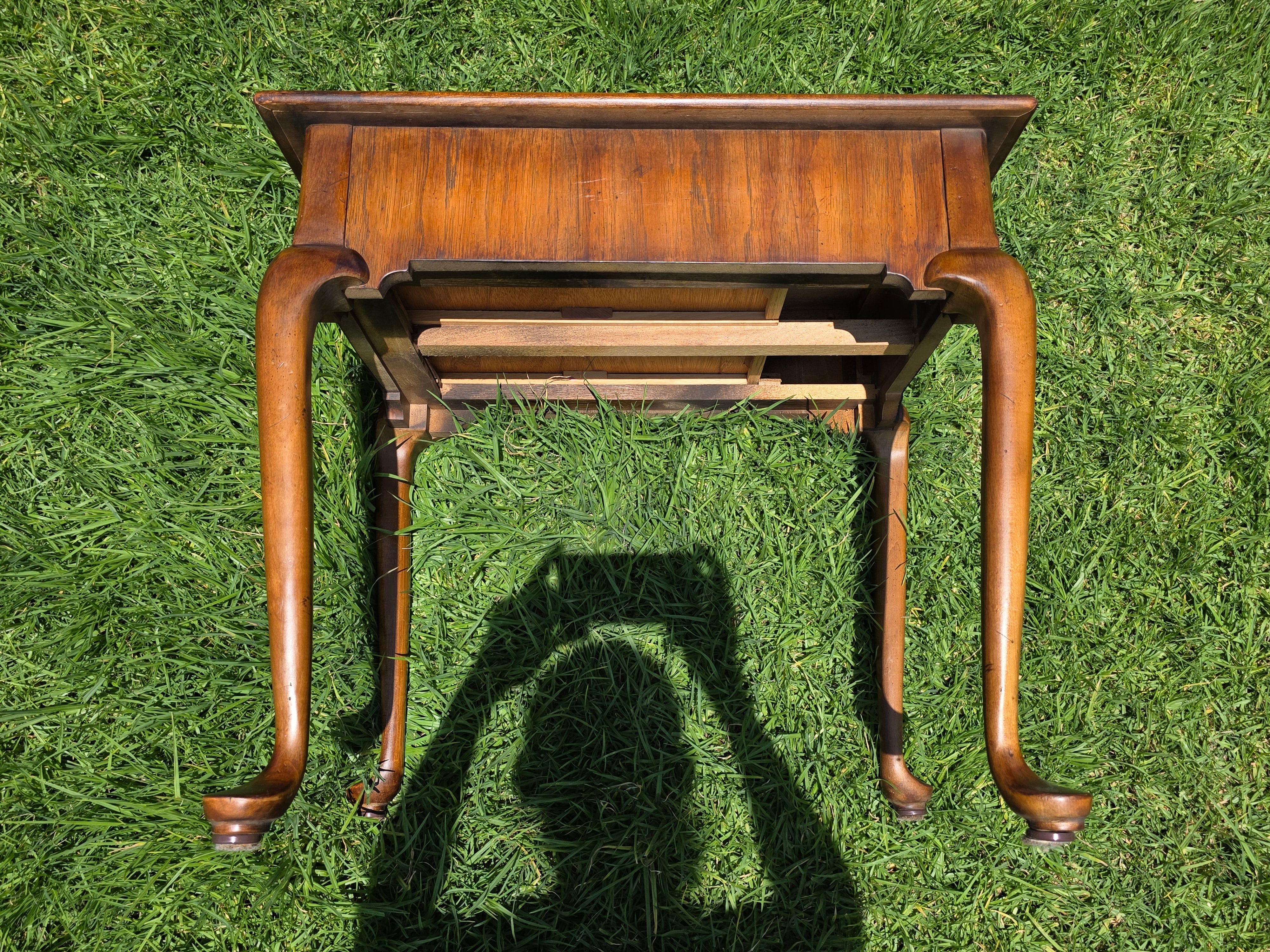 Local Pickup/ Pair Vintage Hekman Queen Anne End Side Tables Burl Wood Walnut Cabriole Legs