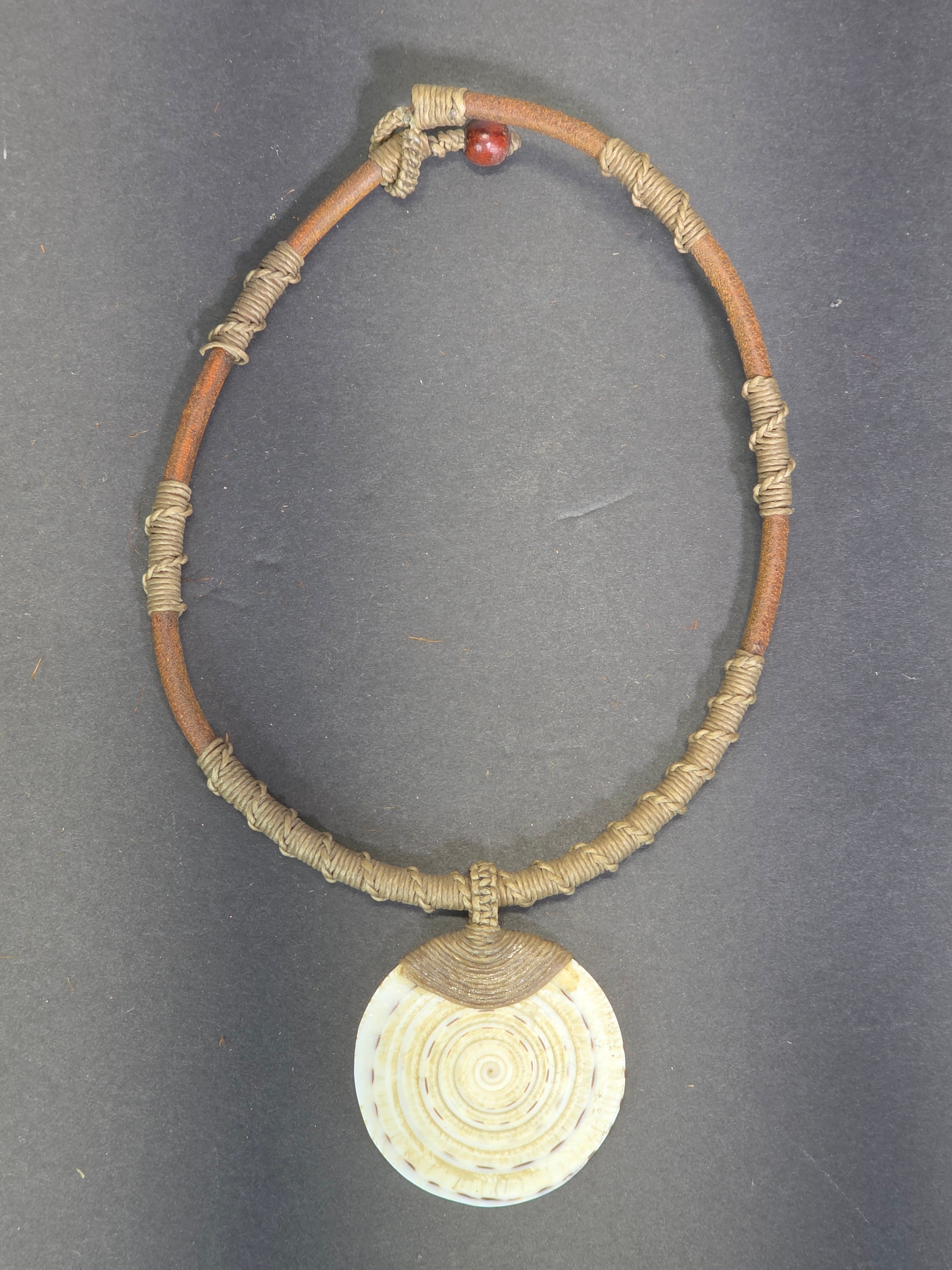 Share Vintage Tribal Conus Shell Pendant Necklace Leather Cord Macrame Boho Choker 18"
