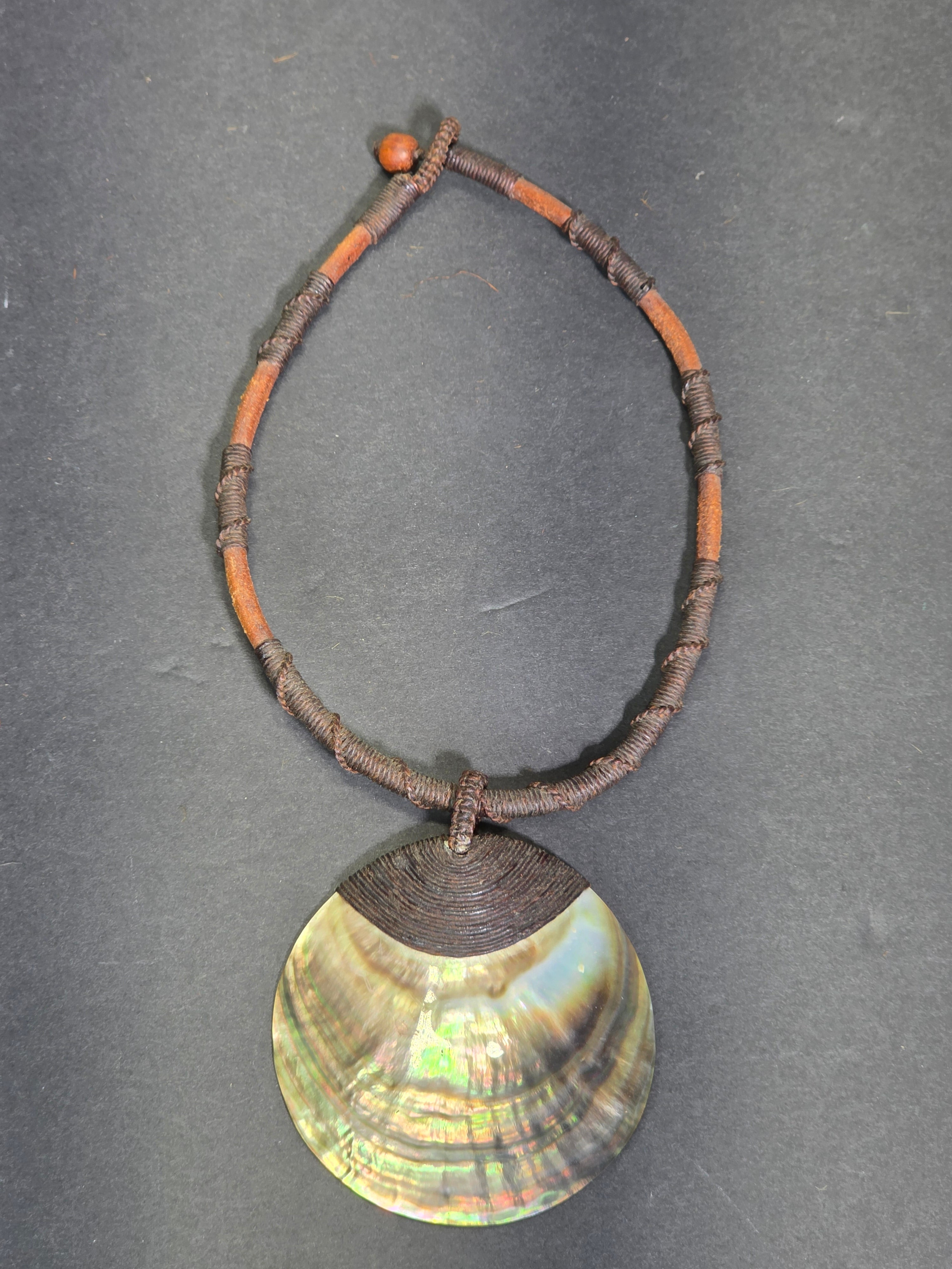 Vintage Mother of Pearl Shell Pendant Necklace Leather Macrame Boho Choker 17"