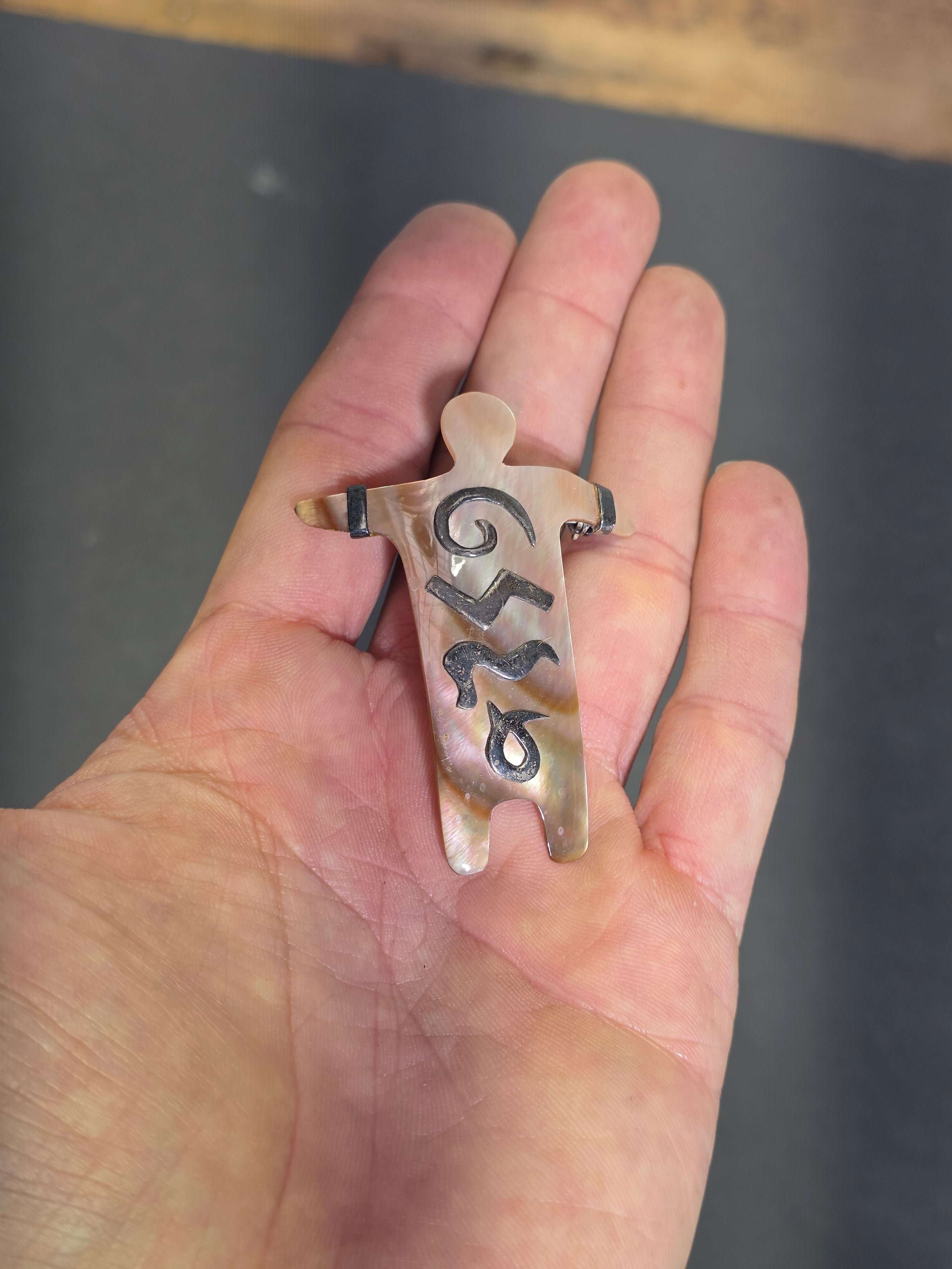 Vintage Zealandia Style 925 Sterling Silver Mother of Pearl Tribal Man Brooch