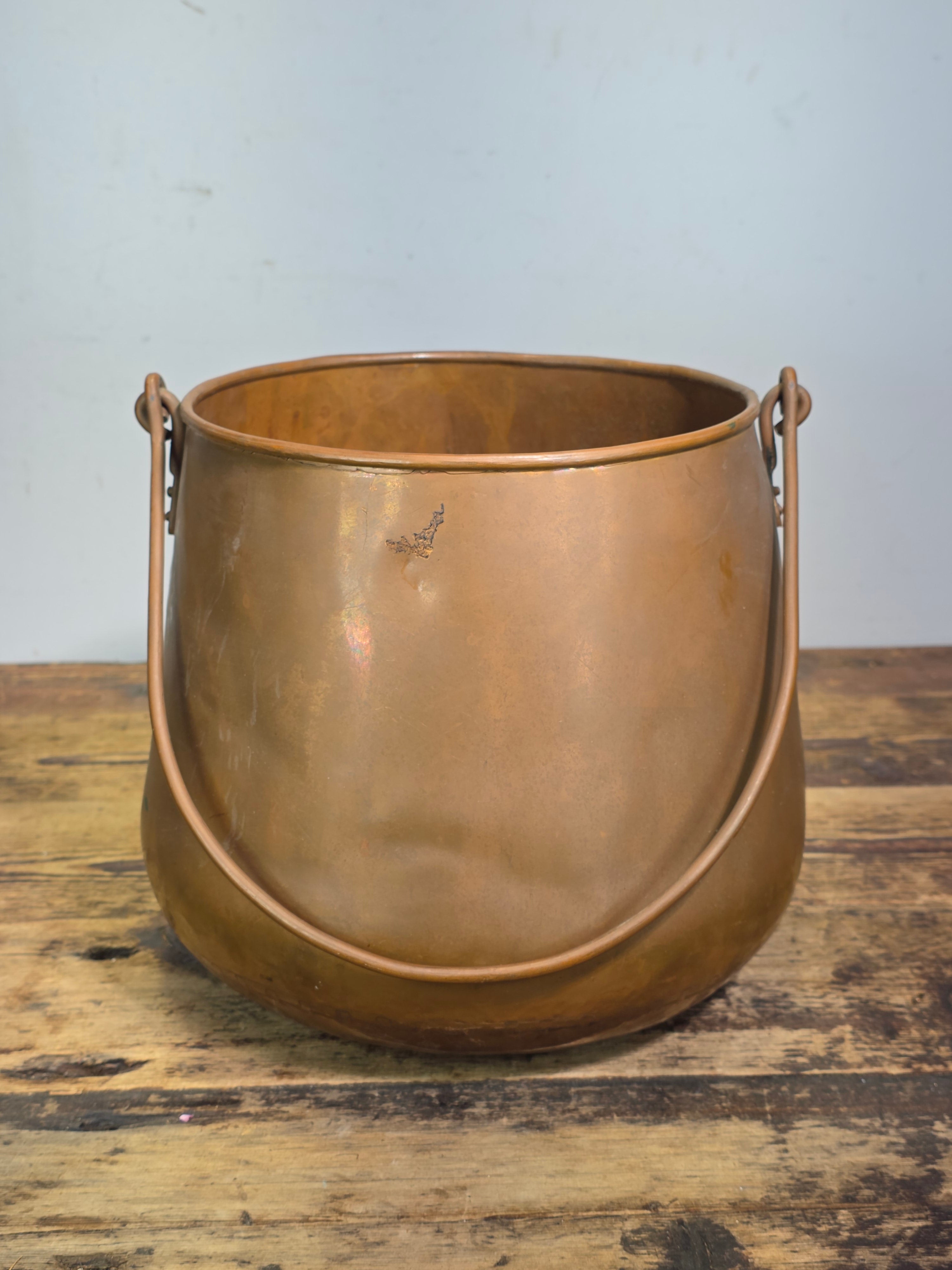 Vtg Holland Copper Cauldron Pot Large Fireplace Coal Bucket Planter Bail Handle