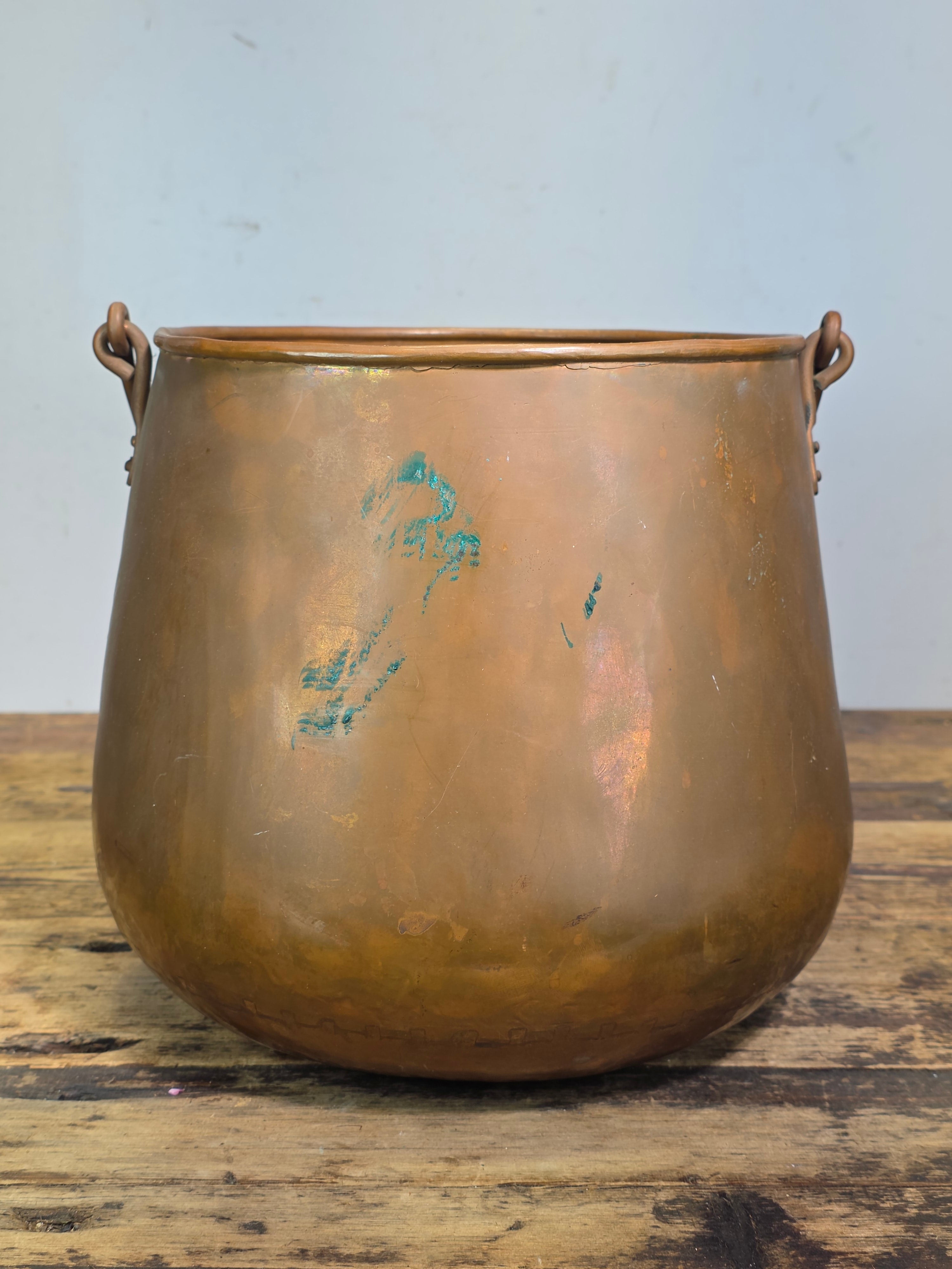 Vtg Holland Copper Cauldron Pot Large Fireplace Coal Bucket Planter Bail Handle