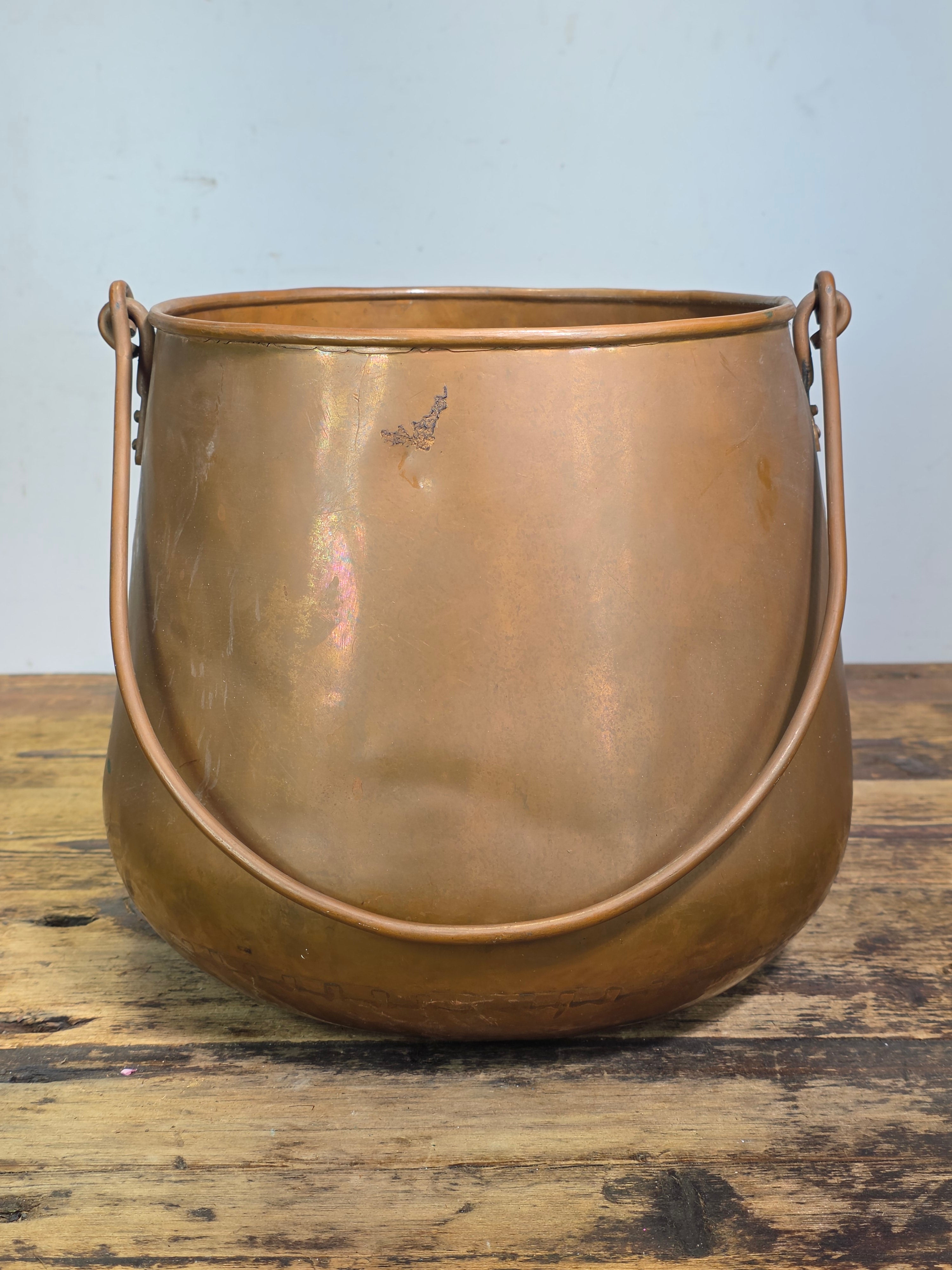 Vtg Holland Copper Cauldron Pot Large Fireplace Coal Bucket Planter Bail Handle
