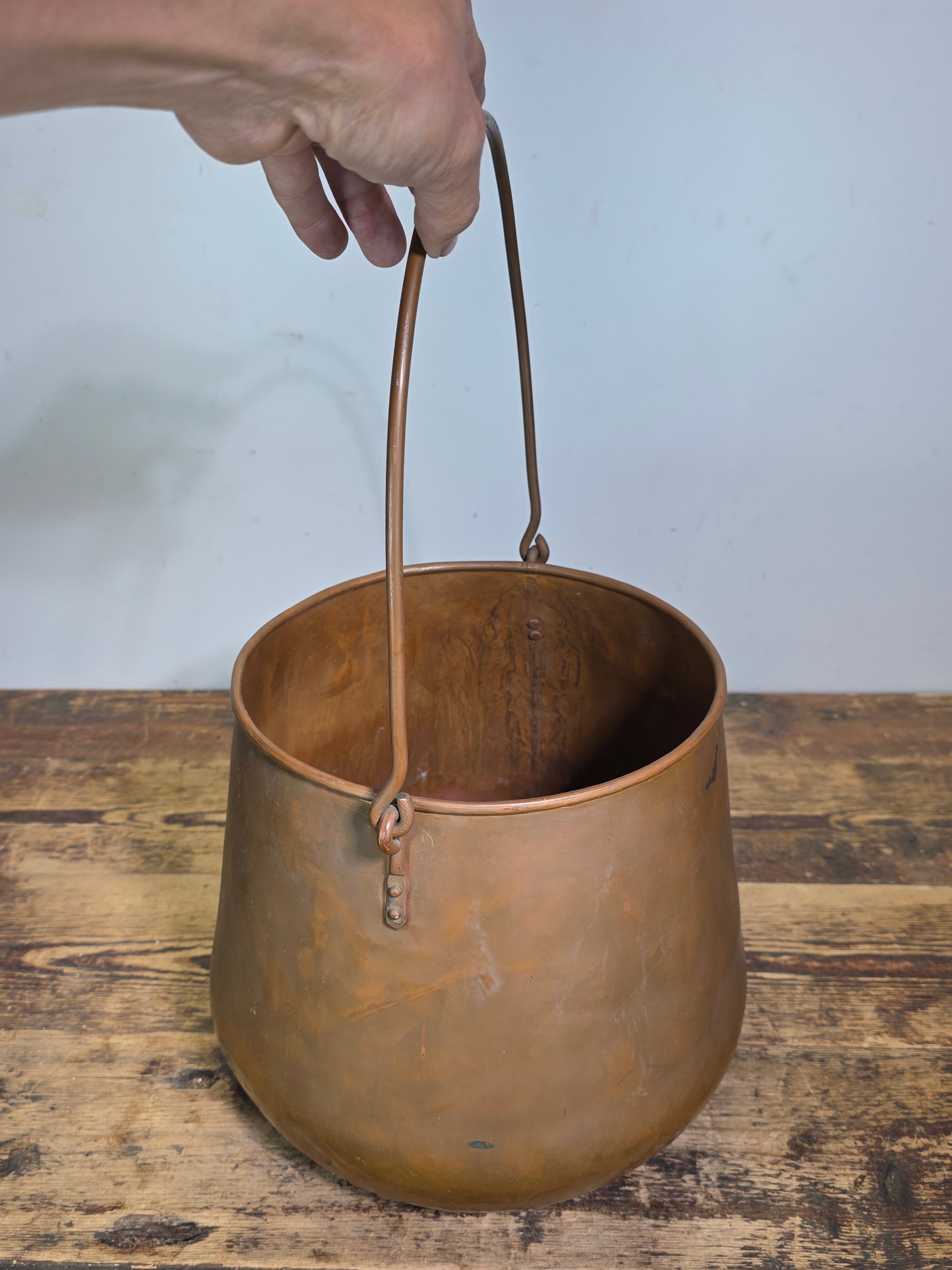 Vtg Holland Copper Cauldron Pot Large Fireplace Coal Bucket Planter Bail Handle