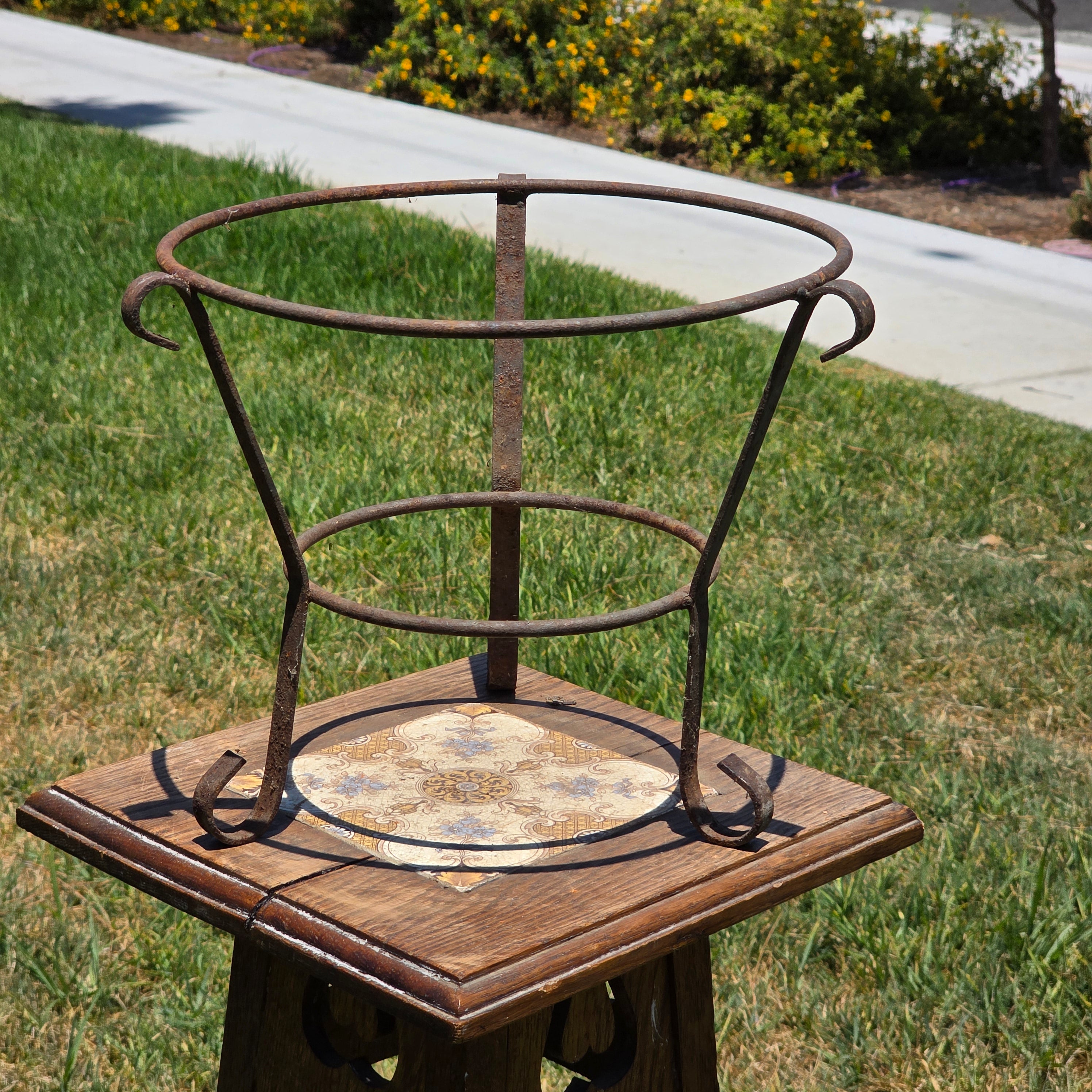 Vintage Wrought Iron Plant Stand Metal Pot Holder Rack Rustic Garden Patio 12"