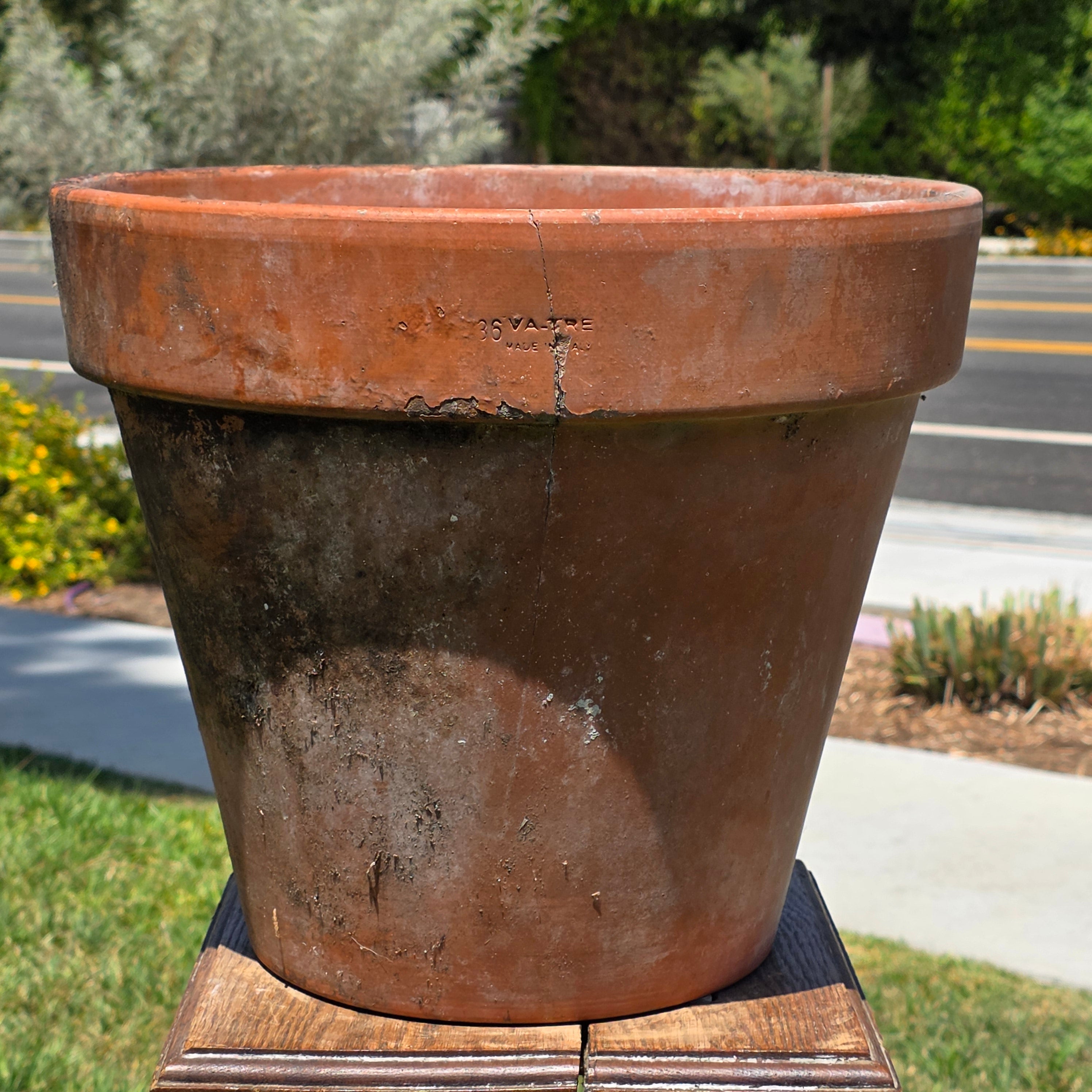 Share Vintage 1980s Terracotta Garden Planter Pot VA-TRE Vaserie Trevigiane Italy 15" (Damage)