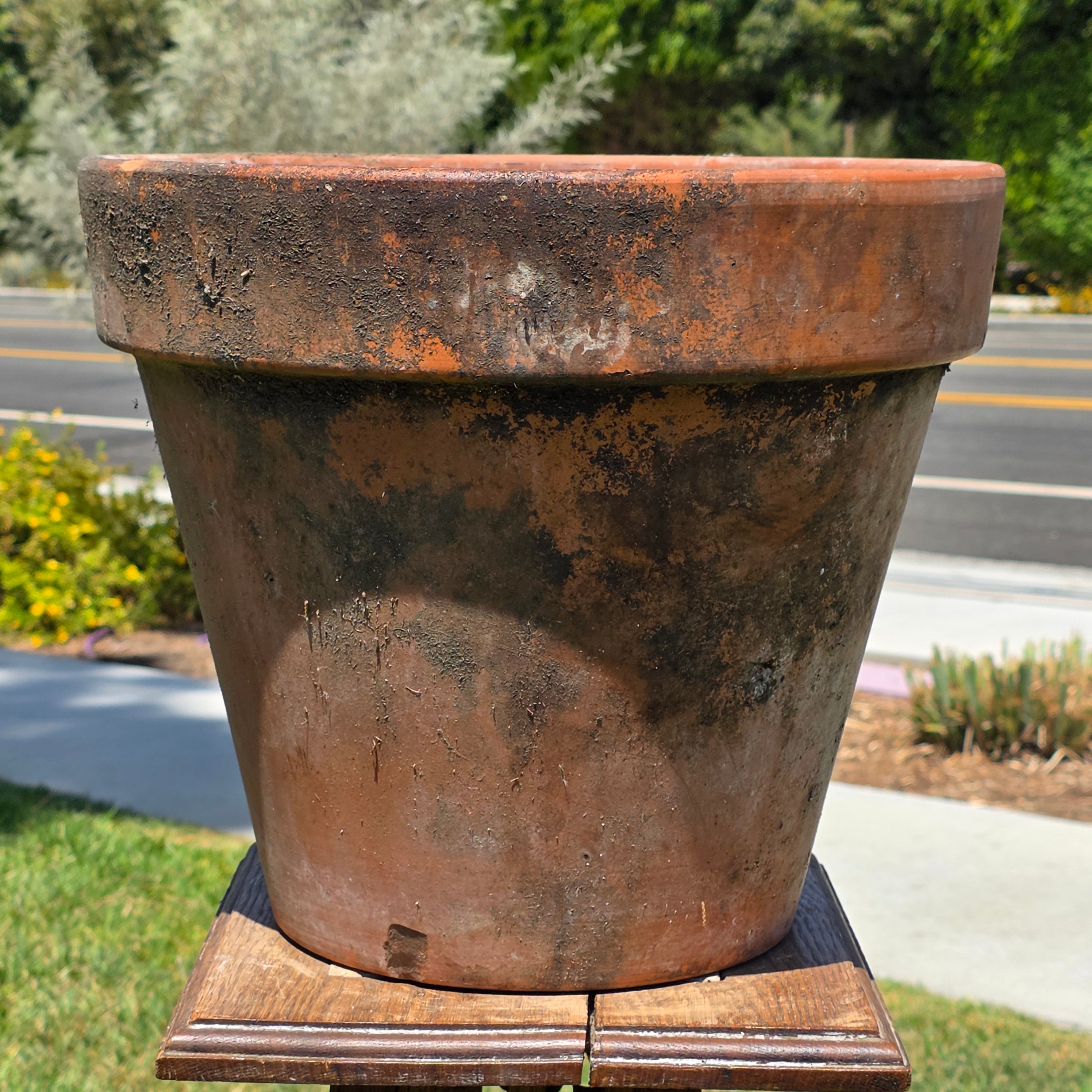Share Vintage 1980s Terracotta Garden Planter Pot VA-TRE Vaserie Trevigiane Italy 15" (Damage)