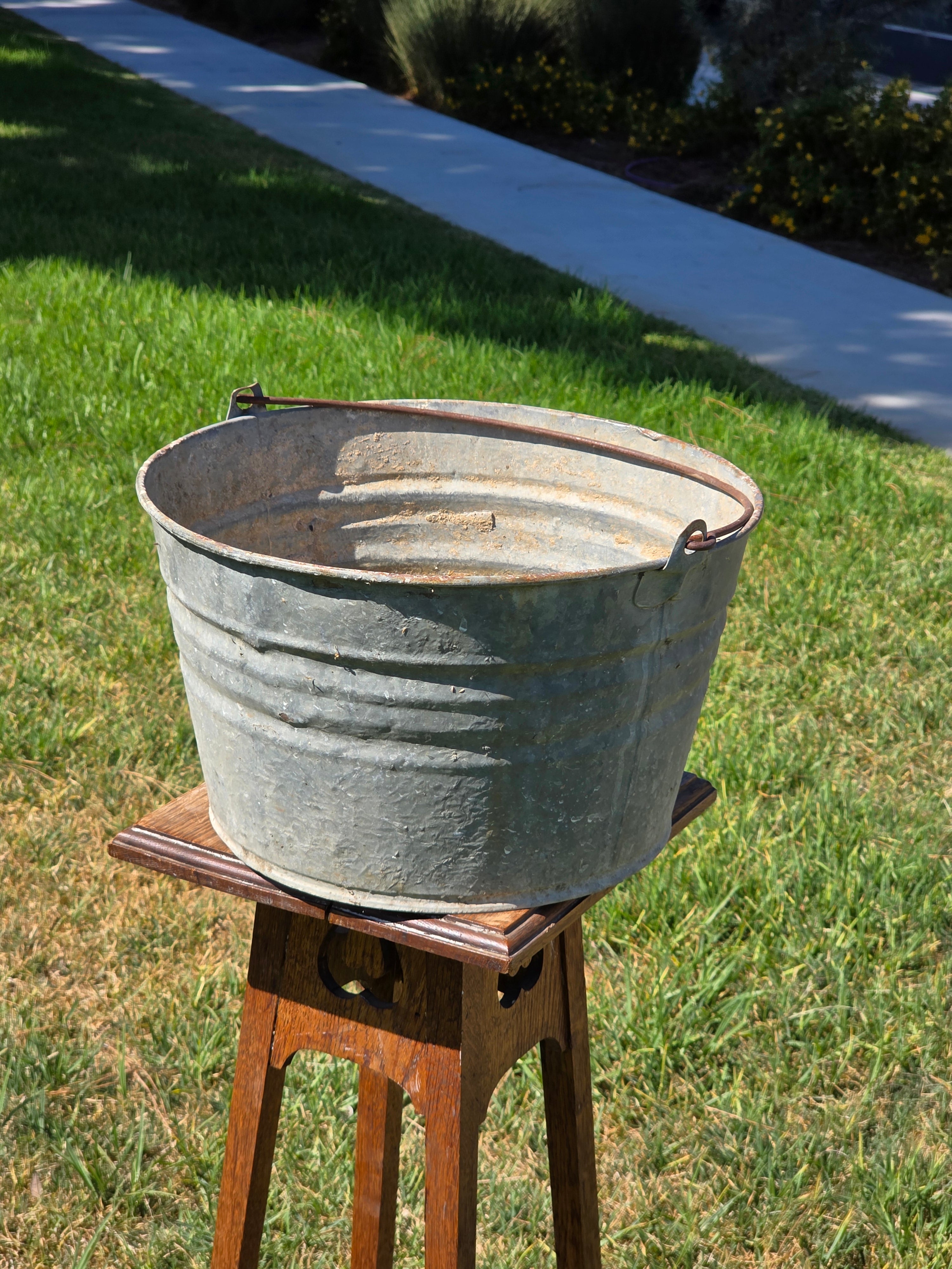Vintage Galvanized Metal Wash Tub Bucket Planter Rustic Farmhouse Garden 14"