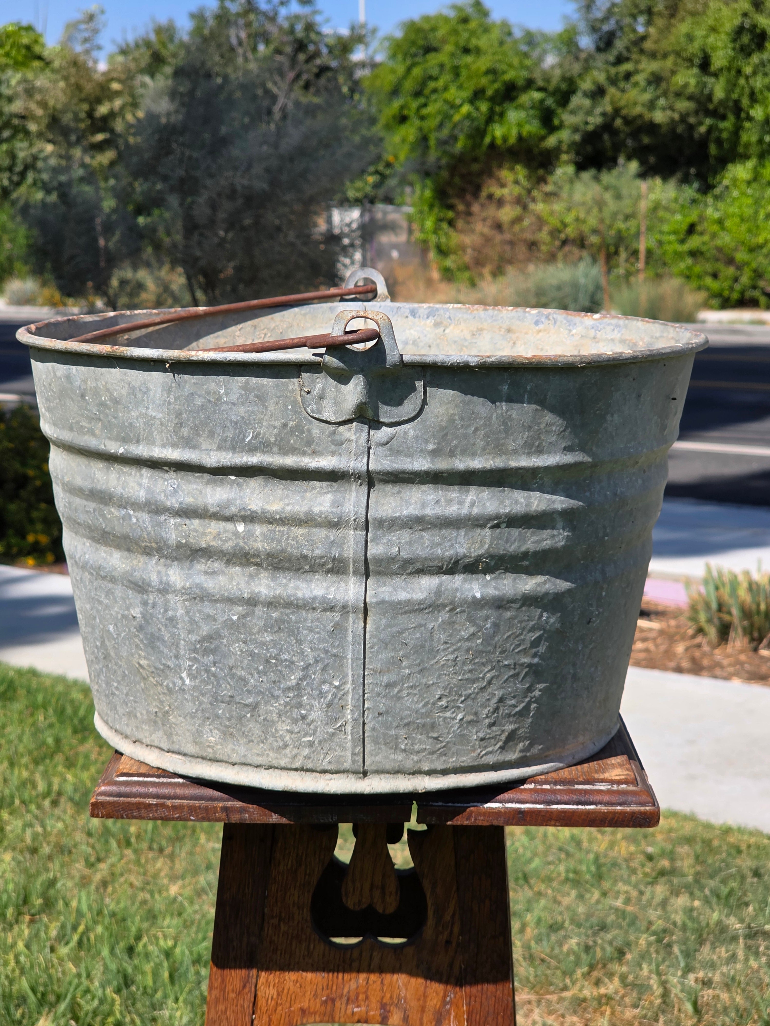Vintage Galvanized Metal Wash Tub Bucket Planter Rustic Farmhouse Garden 14"