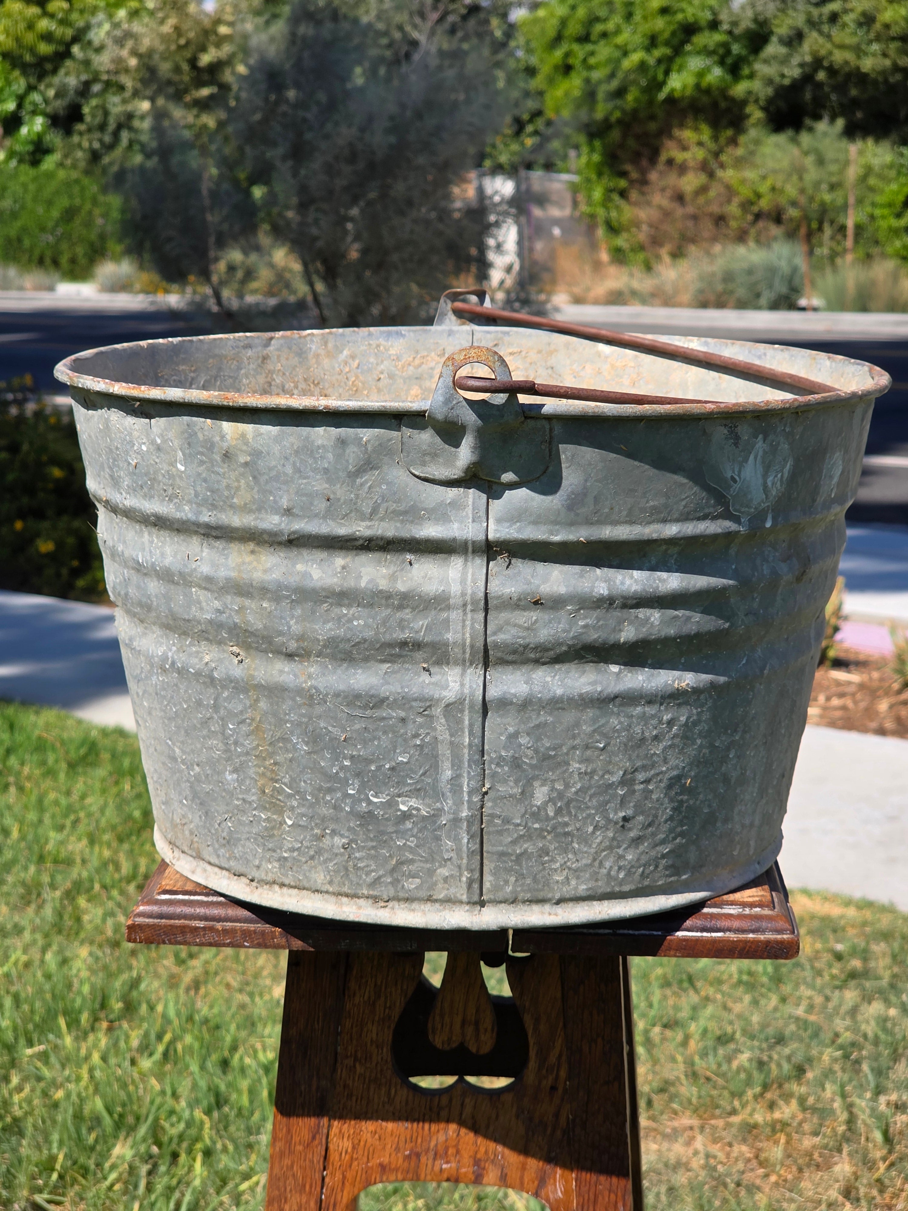 Vintage Galvanized Metal Wash Tub Bucket Planter Rustic Farmhouse Garden 14"
