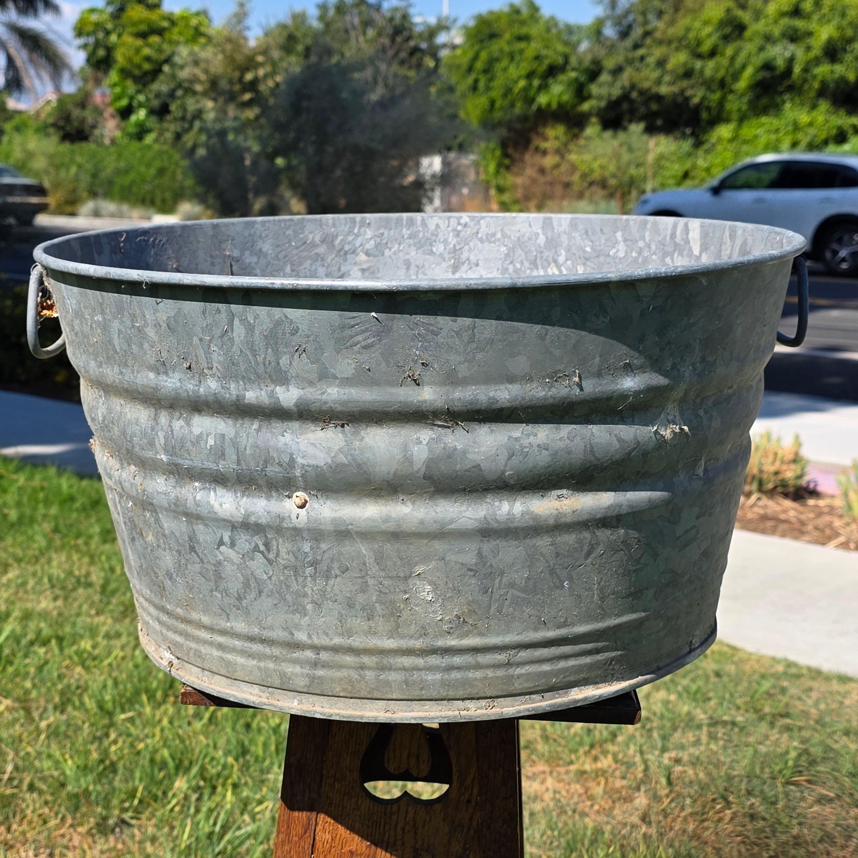 Vintage Galvanized Metal Round Tub Planter 19"W x 10"H Drain Hole Washtub Garden
