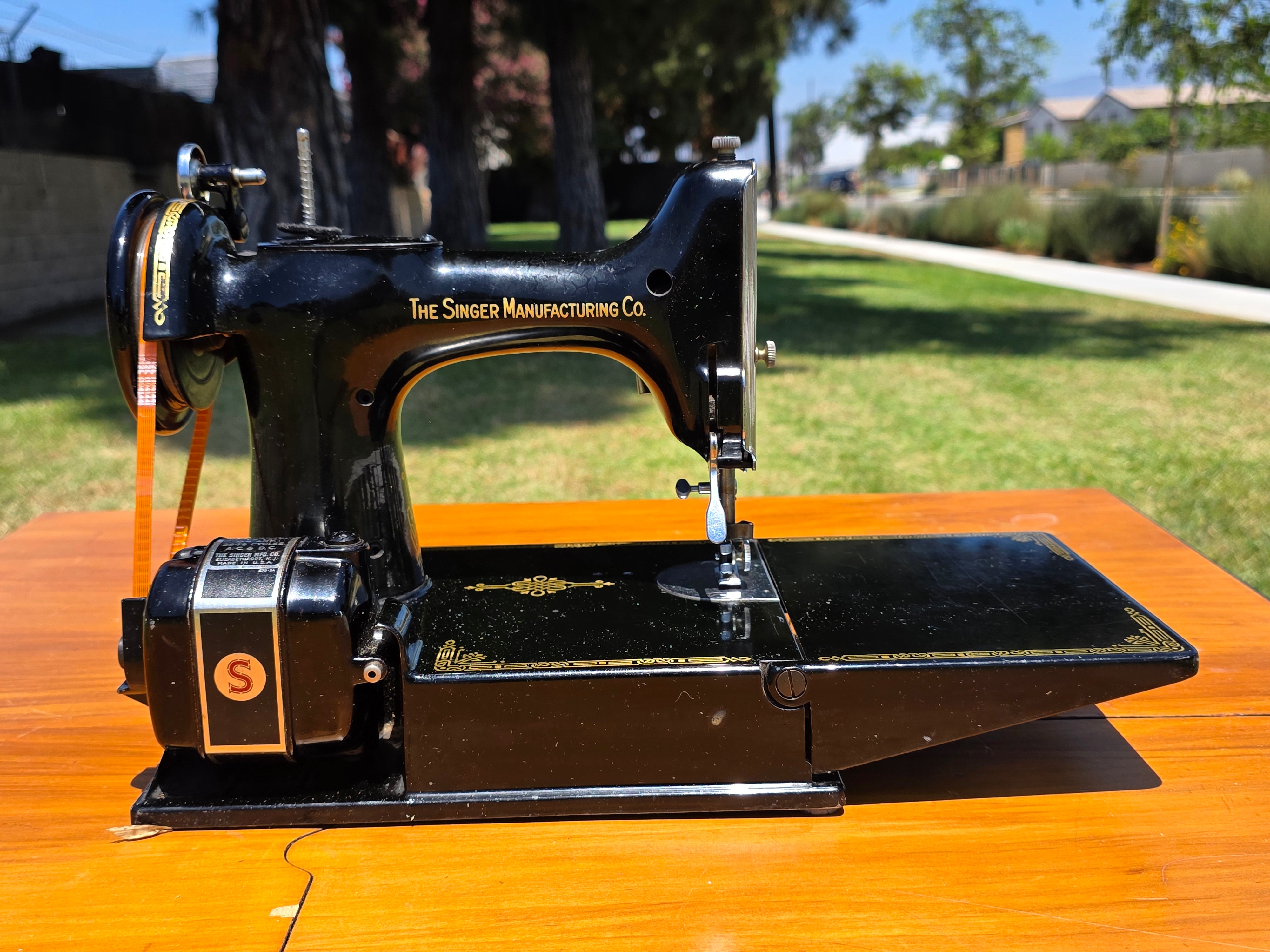1948 Singer 221 Featherweight Sewing Machine Table Combo Set Case Box Black