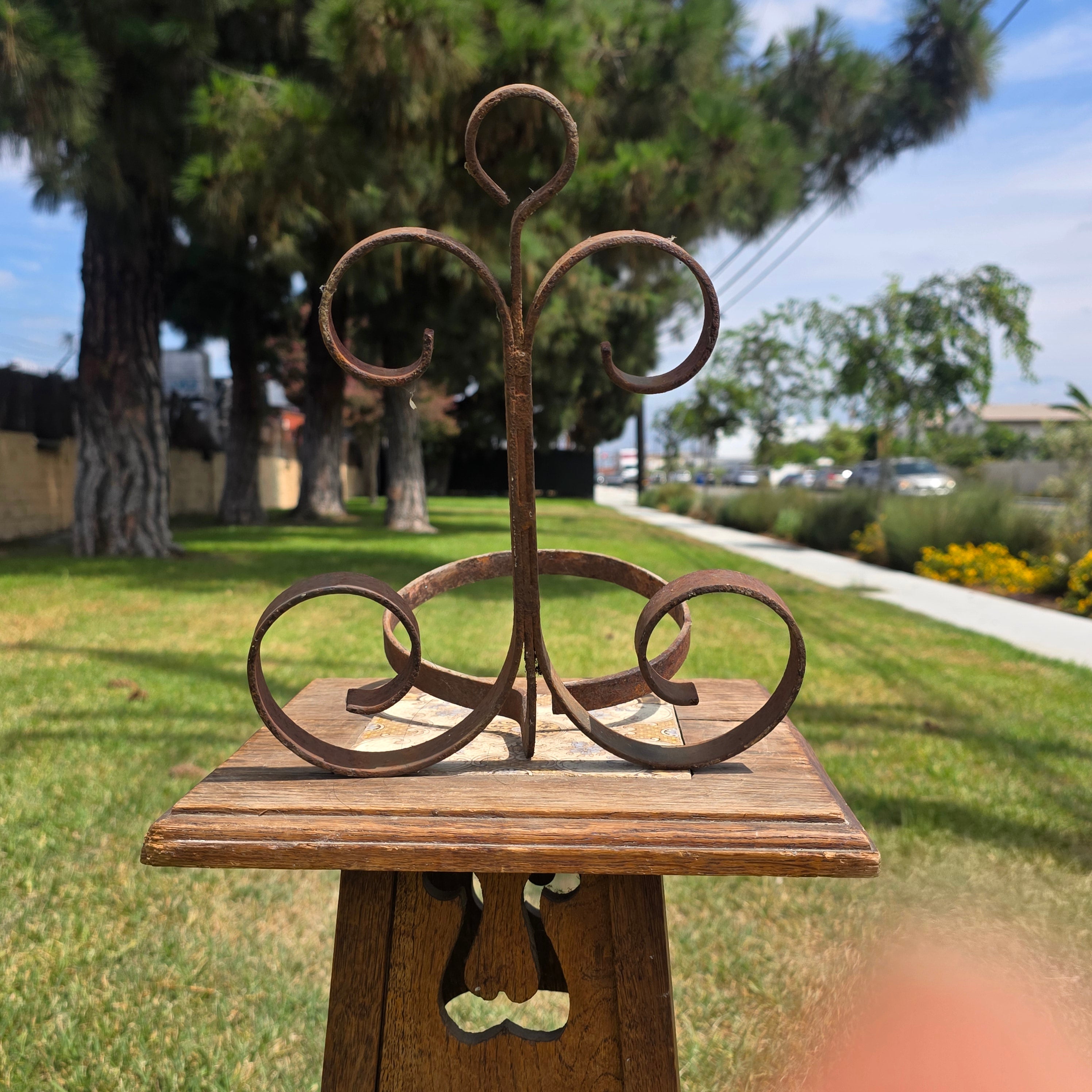 Vintage Wrought Iron Wall Plant Holder Scroll Fleur De Lis Rustic Pot Ring 6”