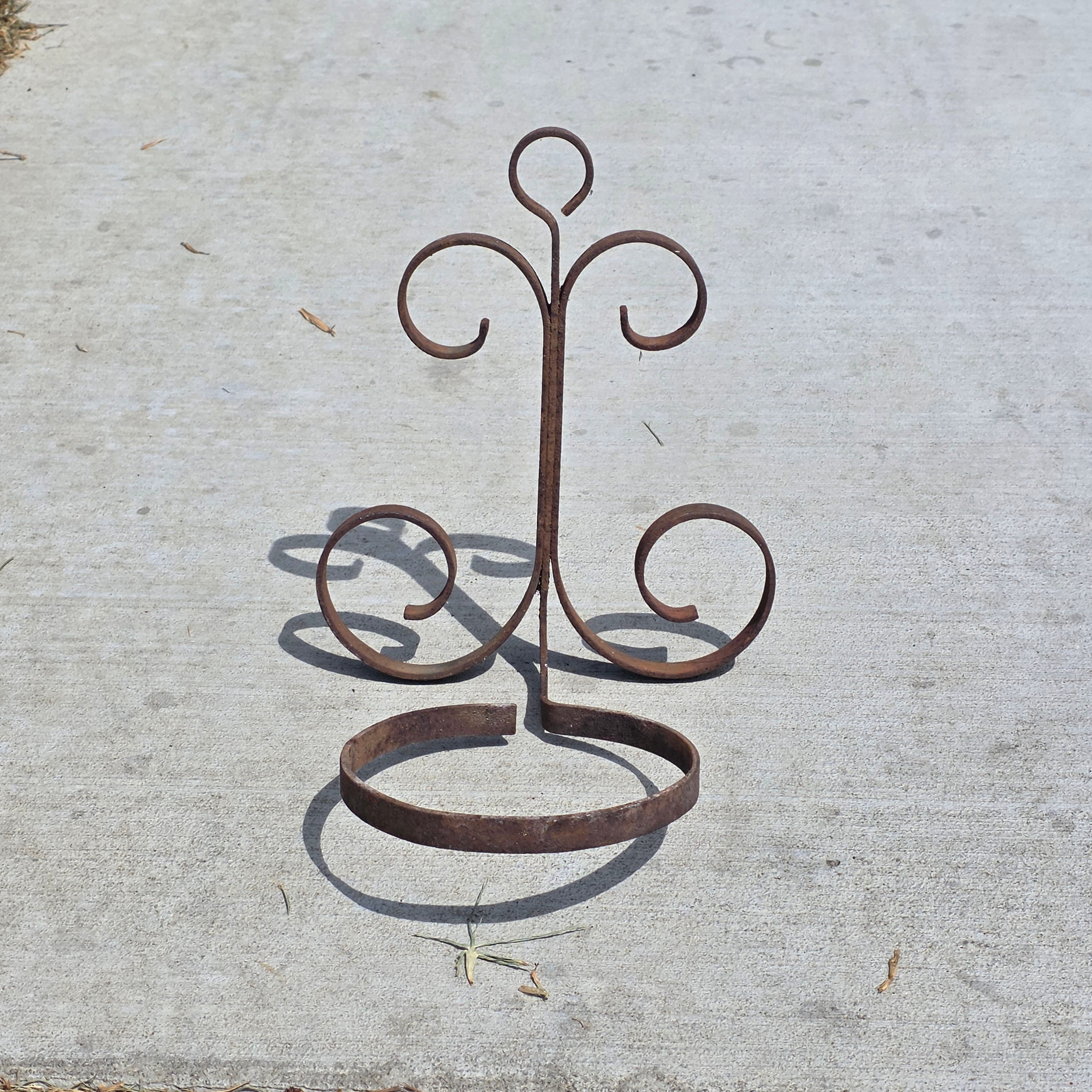 Vintage Wrought Iron Wall Plant Holder Scroll Fleur De Lis Rustic Pot Ring 6”