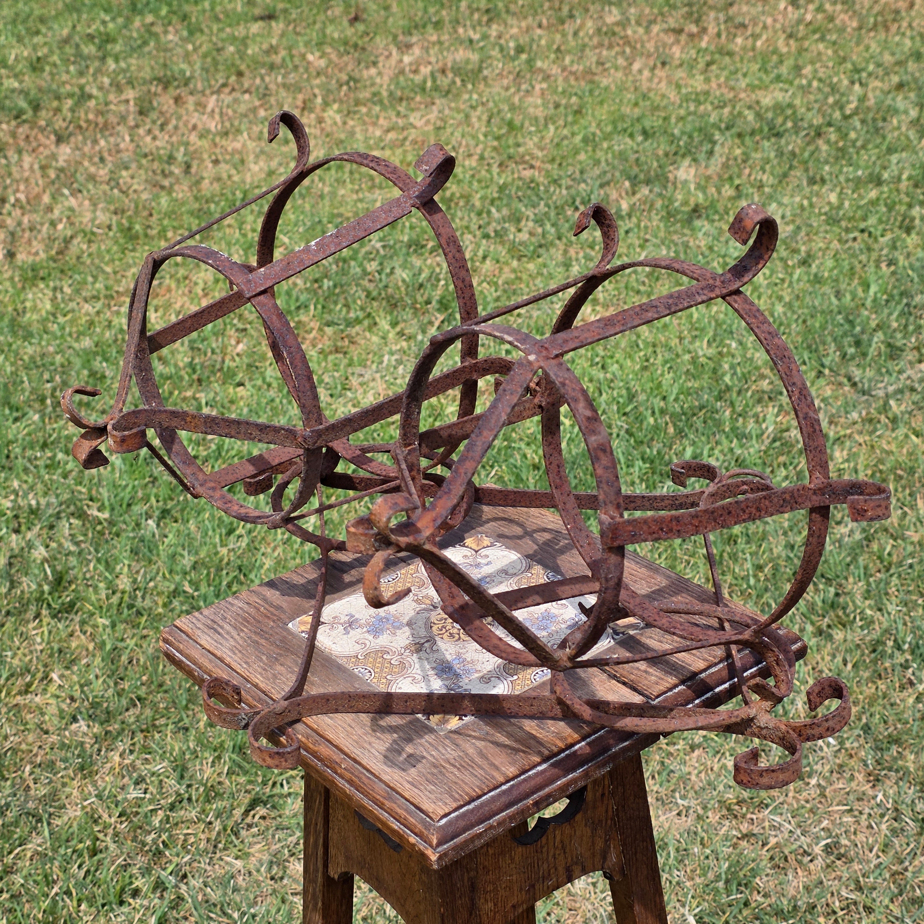 Vintage Wrought Iron Wall Planter Double Basket Sconce W Terracotta Saucers 7.5"