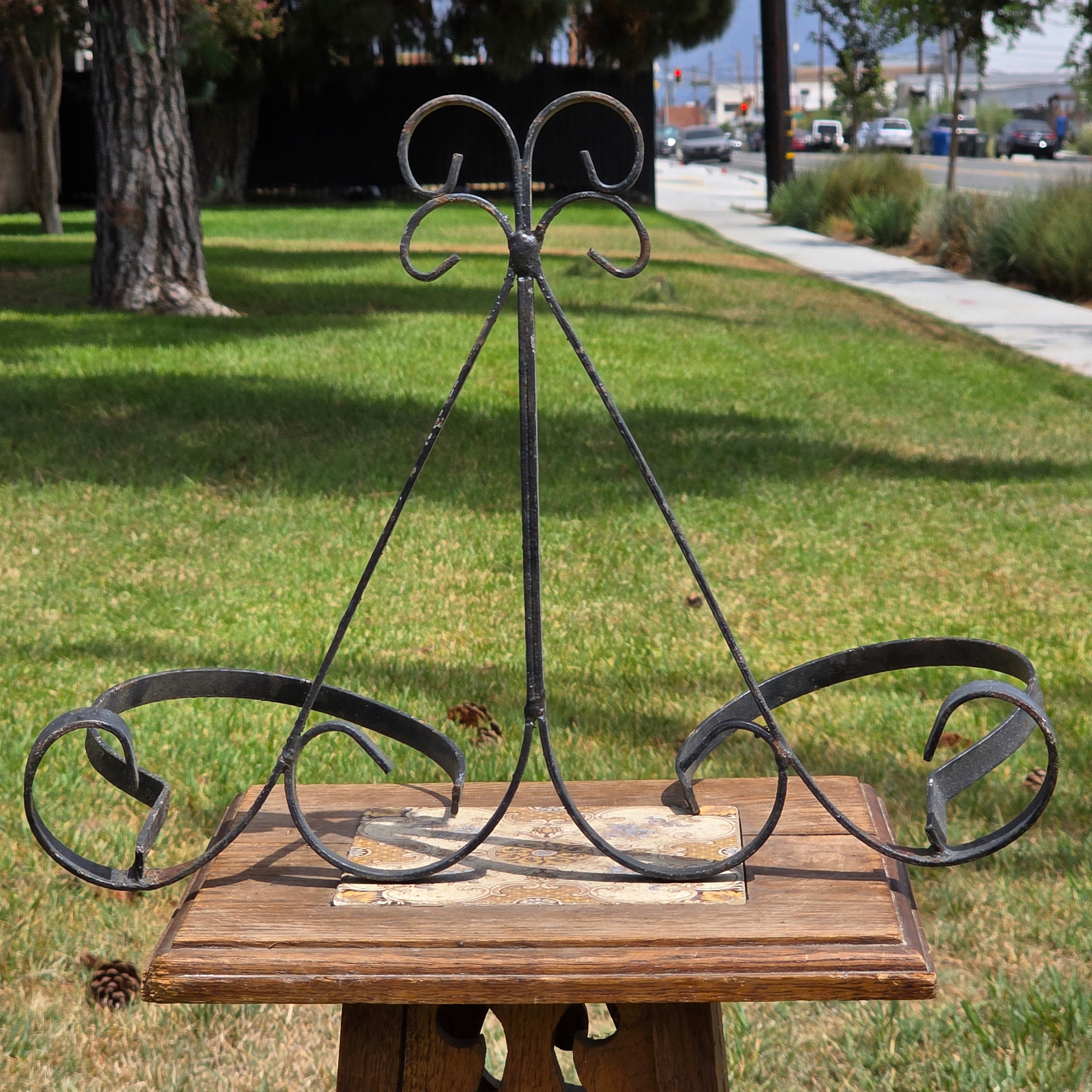 Vintage Wrought Iron Double Plant Holder Wall Sconce 2 Pot Hanger Planter AS-IS