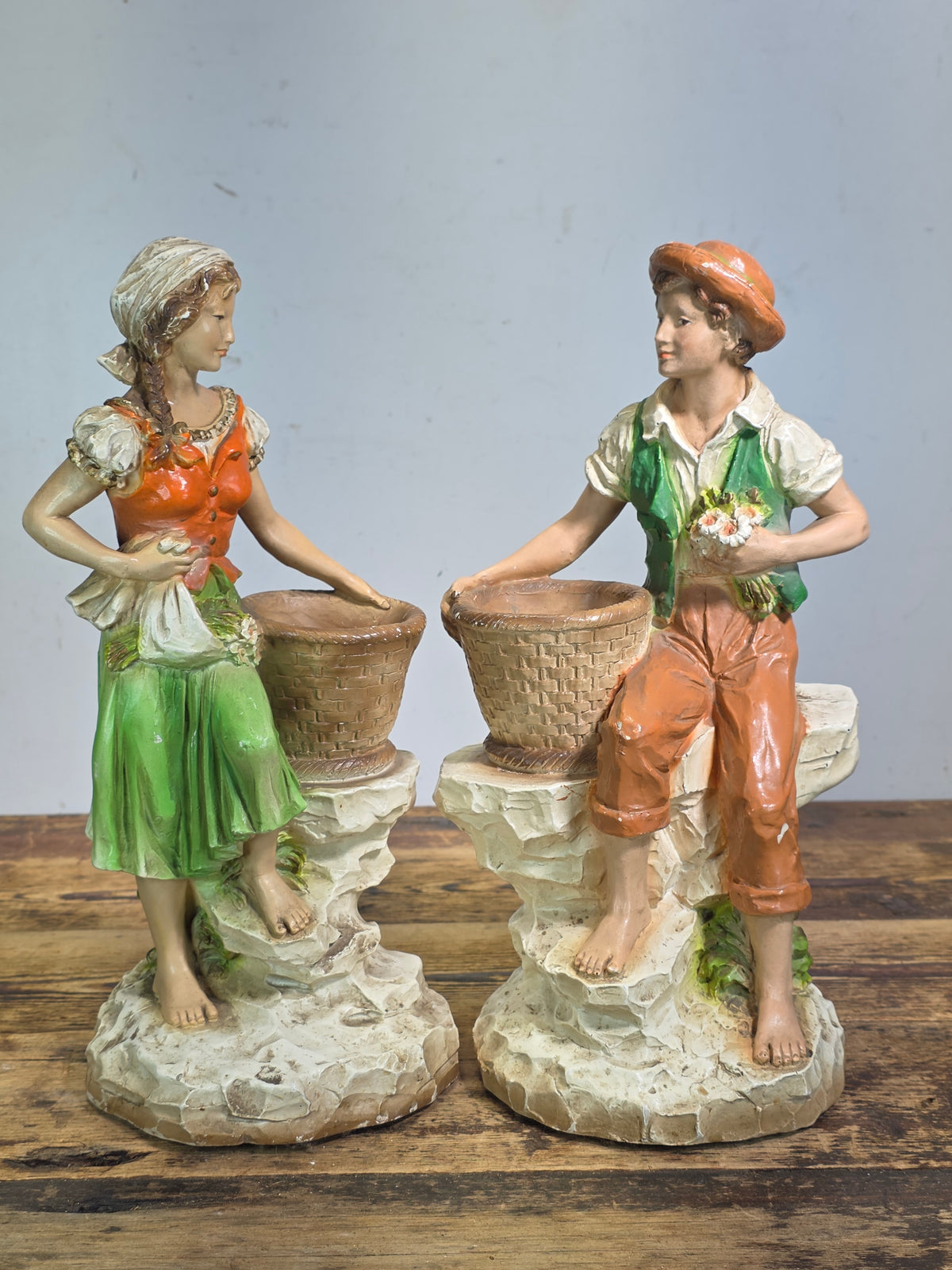1975 Universal Statuary Corp Boy Girl Figurine Pair 821 823 Planter Basket 14"