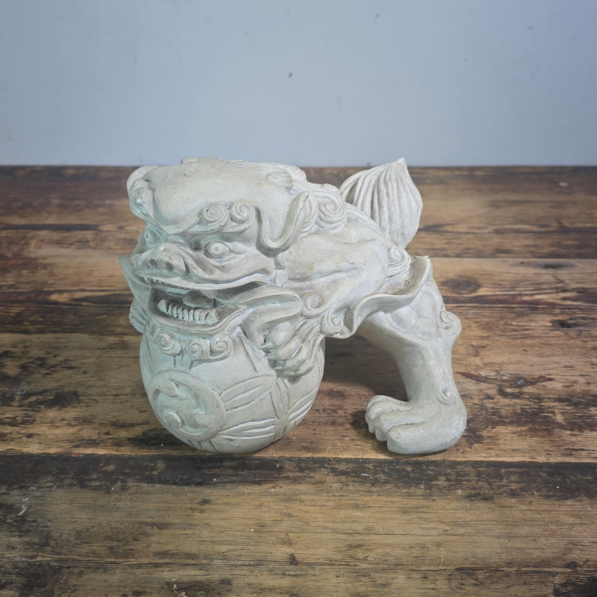 Vtg Resin Chinese Foo Dog Guardian Lion Statue Shishi Brocade Ball Stone Finish
