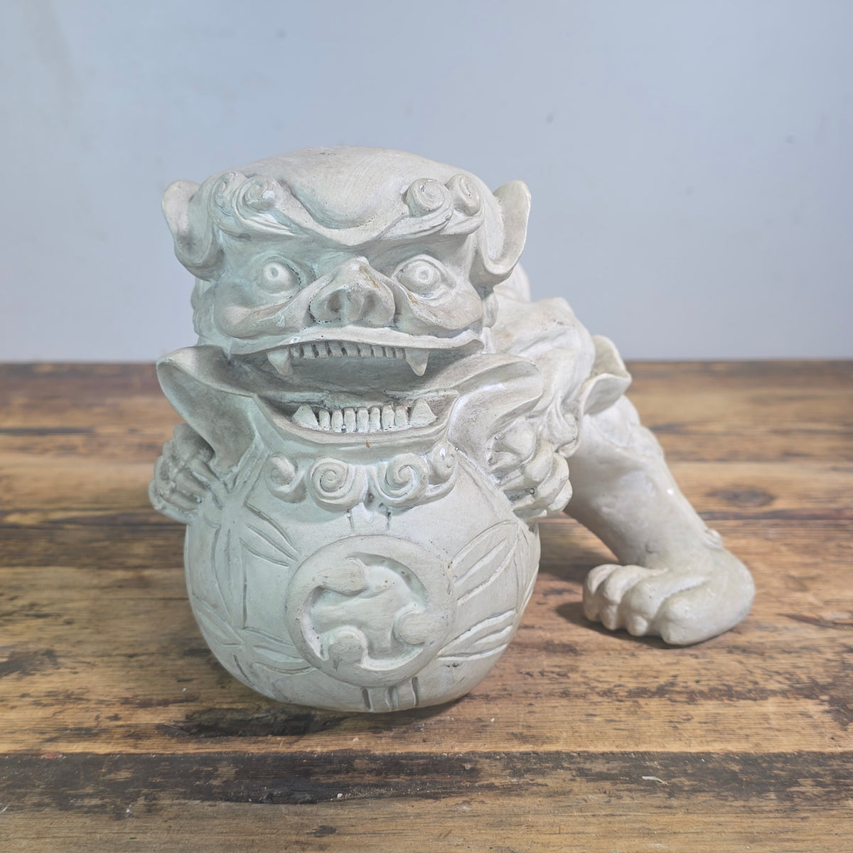 Vtg Resin Chinese Foo Dog Guardian Lion Statue Shishi Brocade Ball Stone Finish