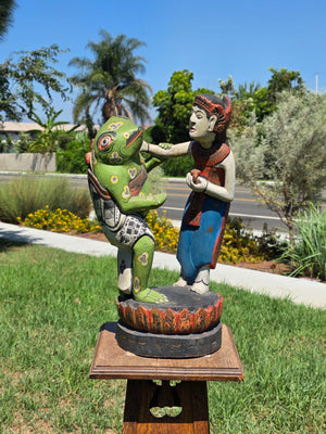 Vintage Balinese Wood Carving Frog Prince Mantri Godogan Princess Statue Folk Art