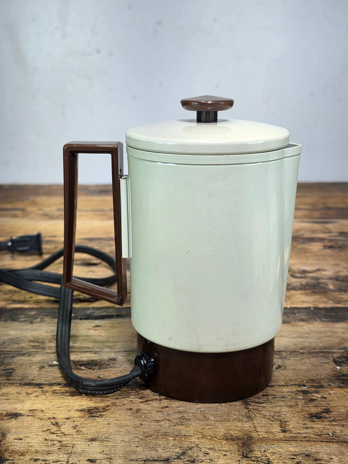 Vintage Empire Travl Mate Coffee Maker 1660-28 Almond Dual Volt 12V 120V Kit Box