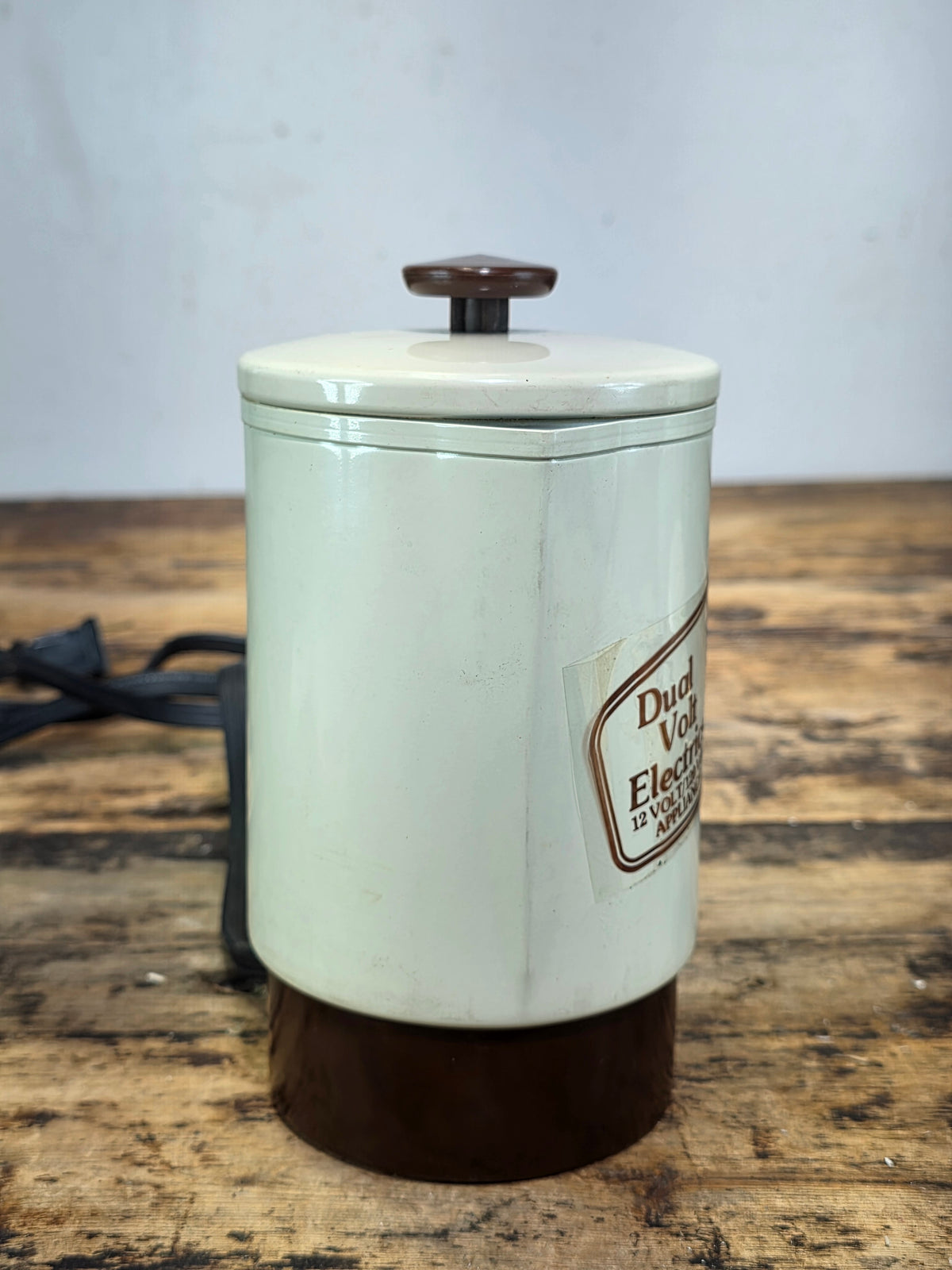 Vintage Empire Travl Mate Coffee Maker 1660-28 Almond Dual Volt 12V 120V Kit Box