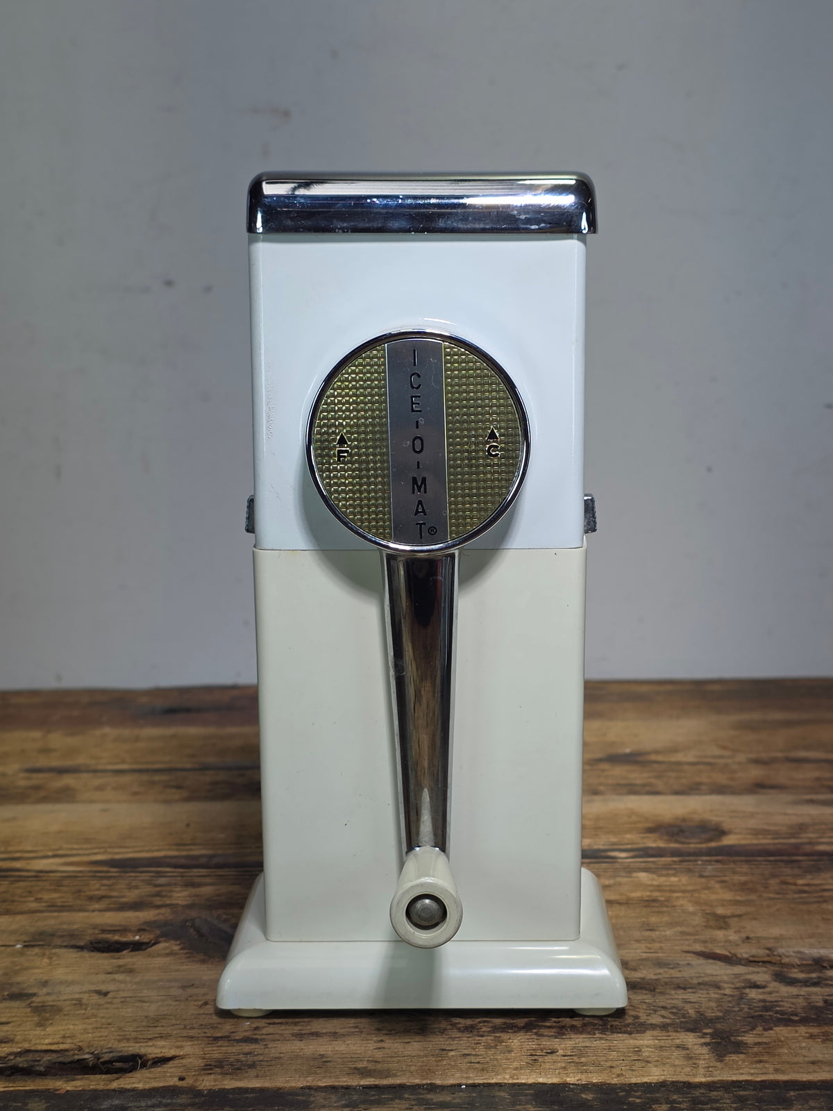 Vintage Rival Ice-O-Mat Ice Crusher Model TW347 White Retro Barware with Box
