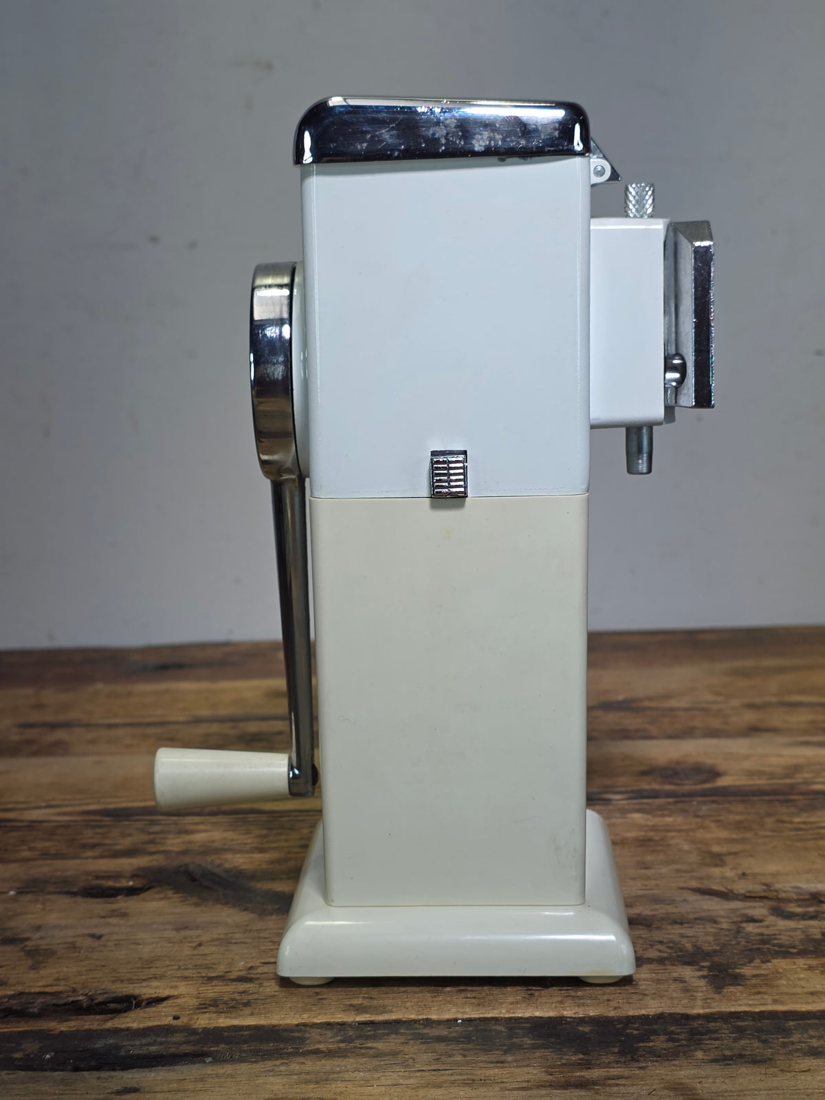 Vintage Rival Ice-O-Mat Ice Crusher Model TW347 White Retro Barware with Box
