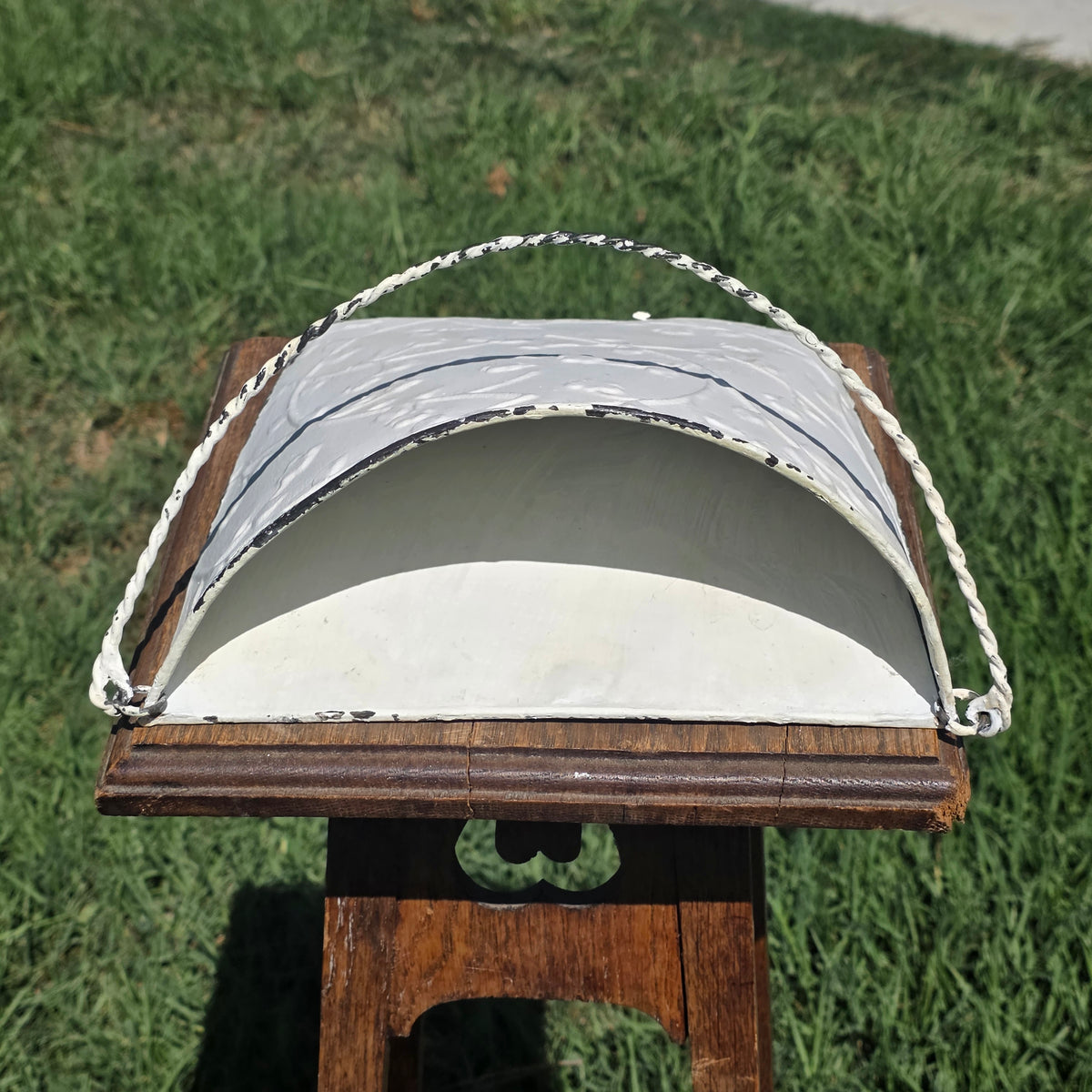 Vintage Southern Living at Home Pressed Tin Wall Pocket Planter Flower Bucket